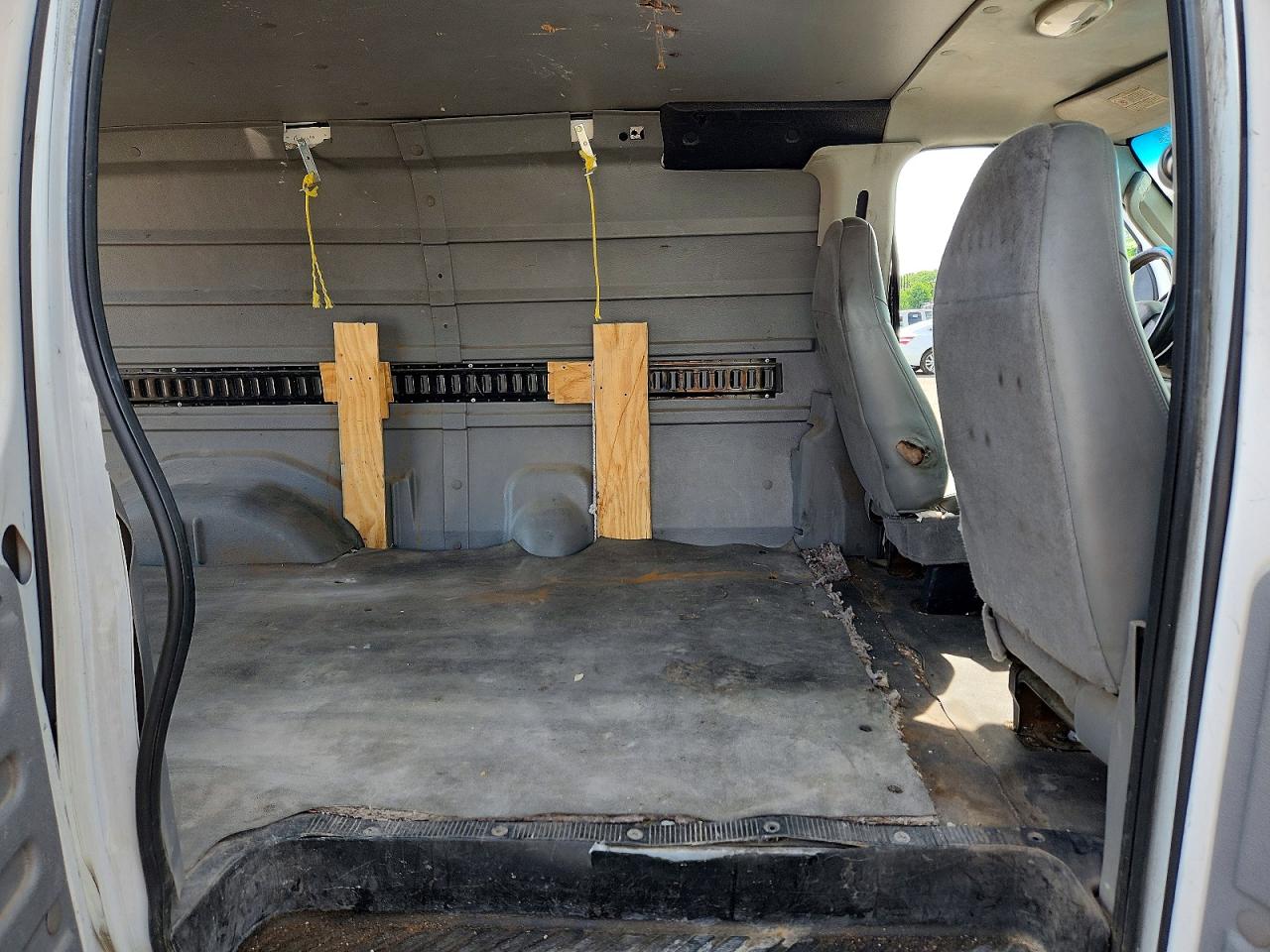 2008 Ford Econoline E250 Van White vin: 1FTNE24W38DB41036
