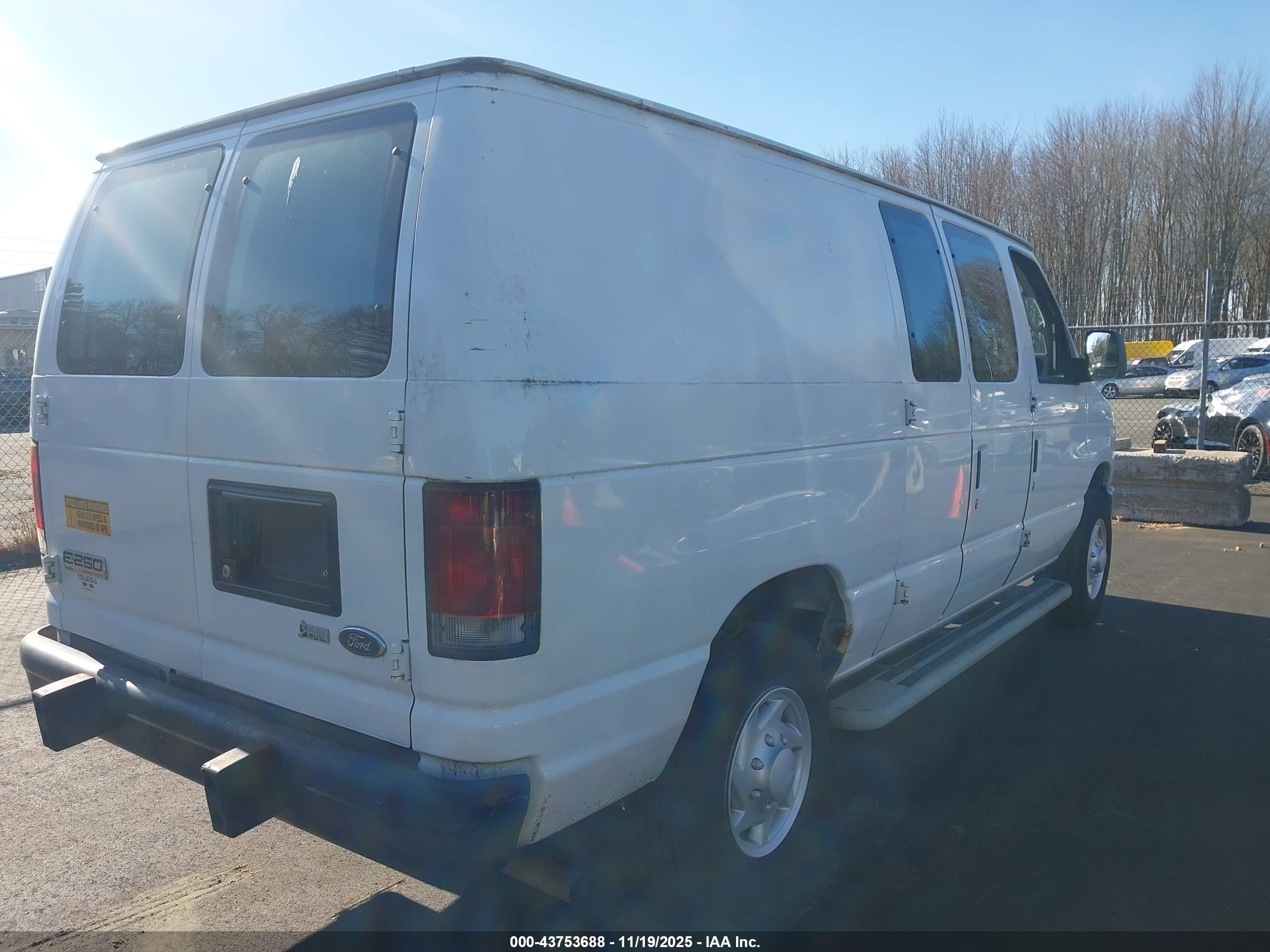 2009 Ford E-250 Commercial/recreational White vin: 1FTNE24W39DA31928