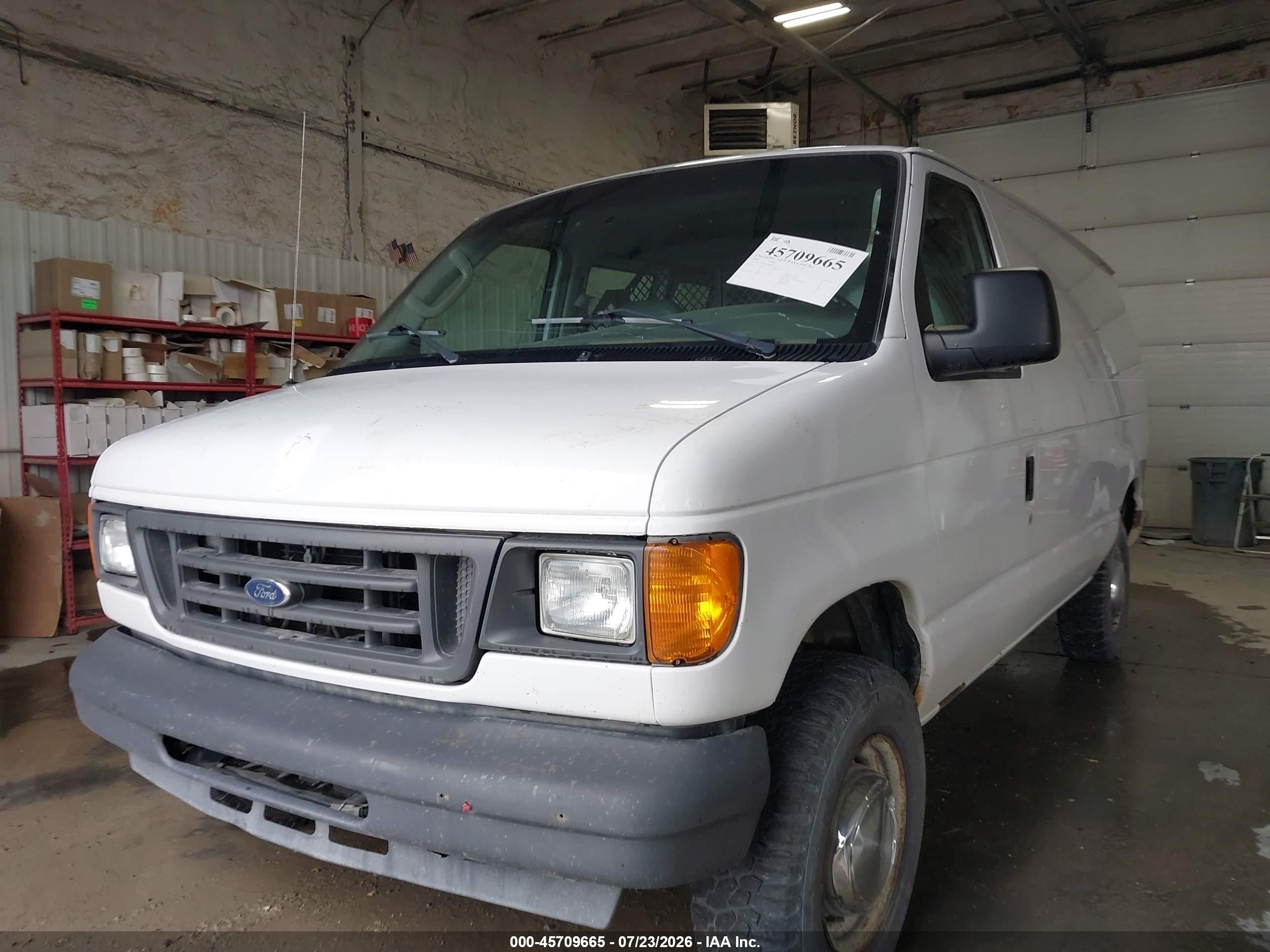 2004 Ford E-250 Commercial/recreational White vin: 1FTNE24W44HB53571