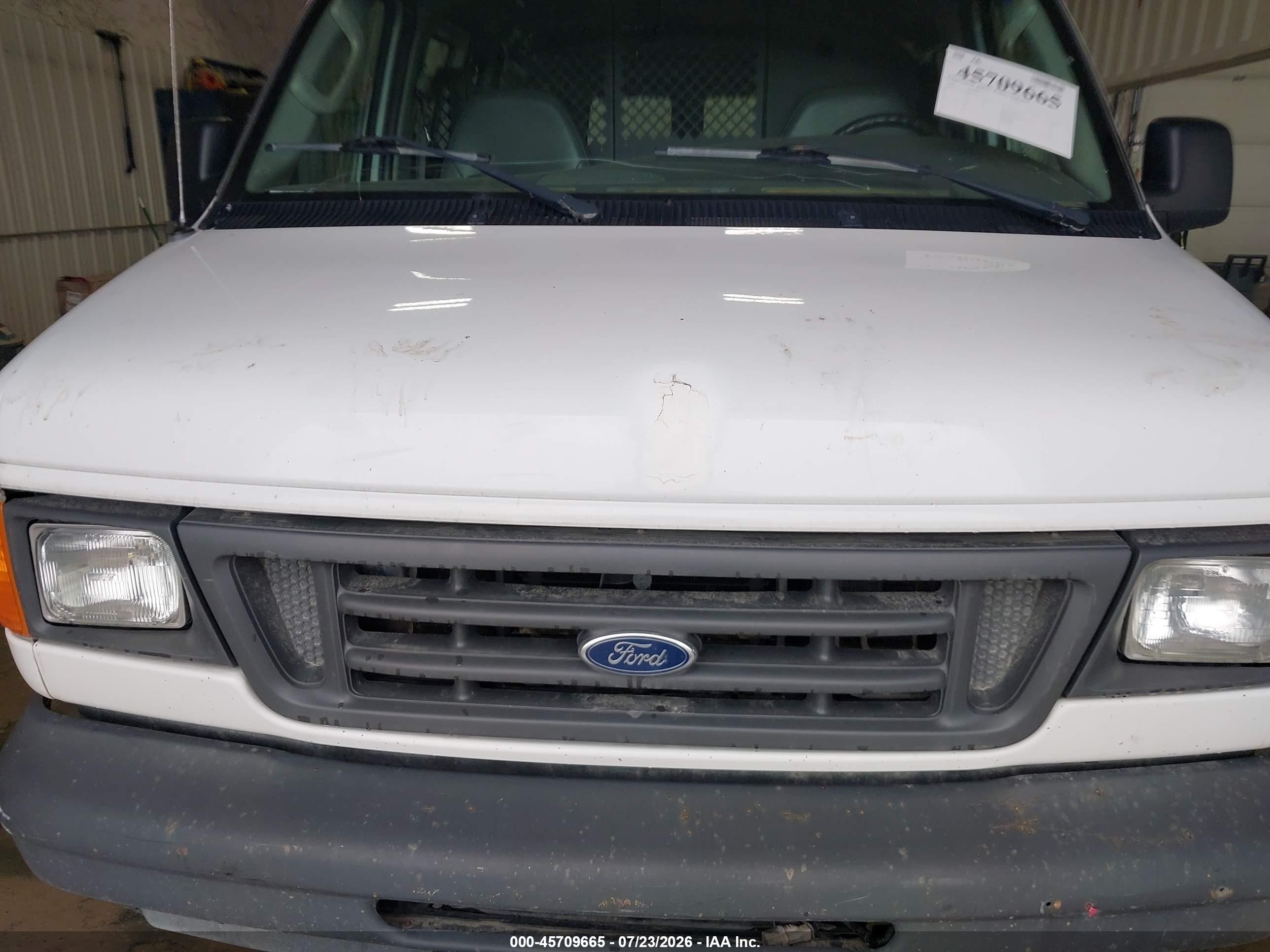 2004 Ford E-250 Commercial/recreational White vin: 1FTNE24W44HB53571