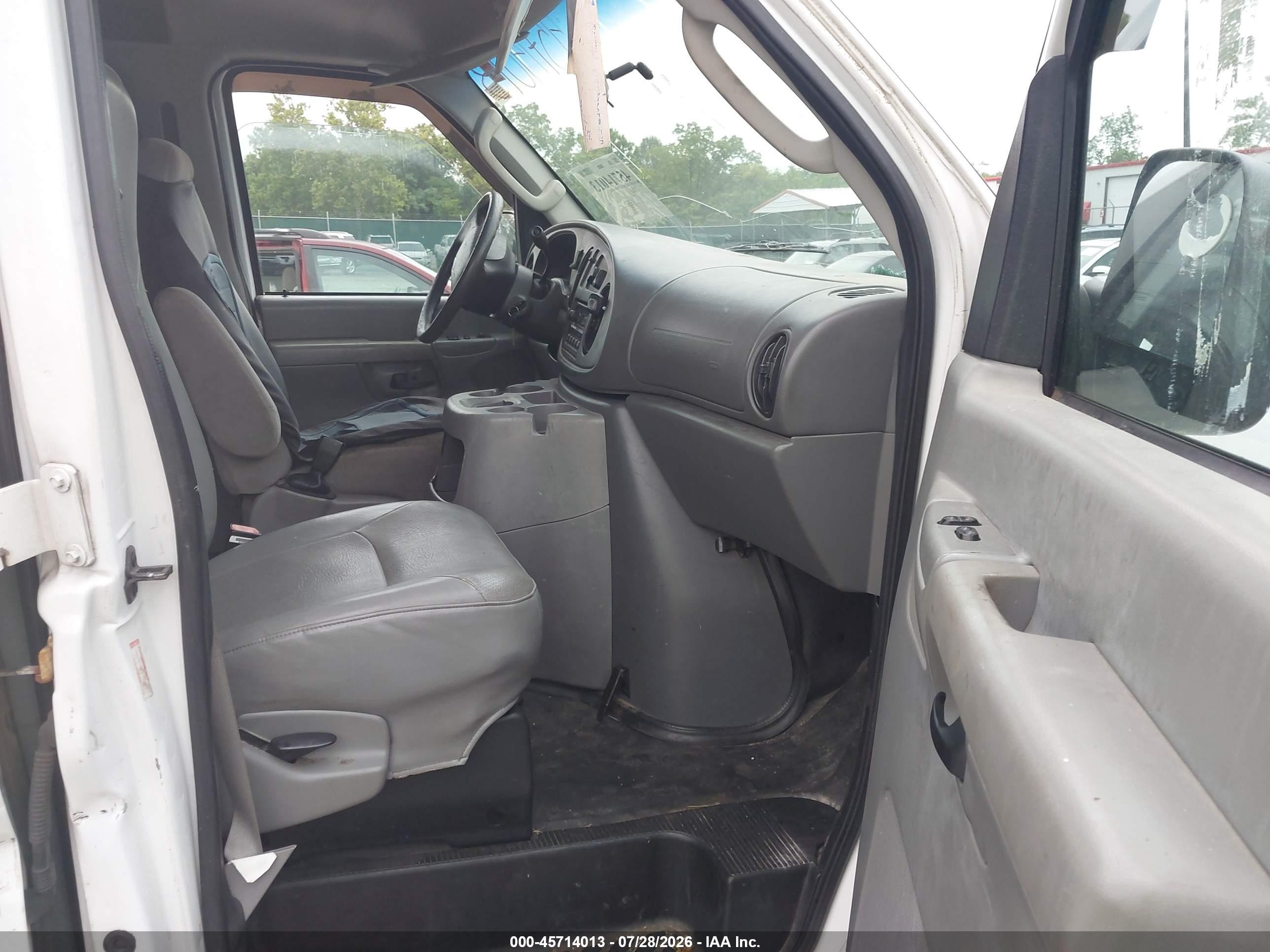 2006 Ford E-250 Commercial/recreational Белый vin: 1FTNE24W46DA75710