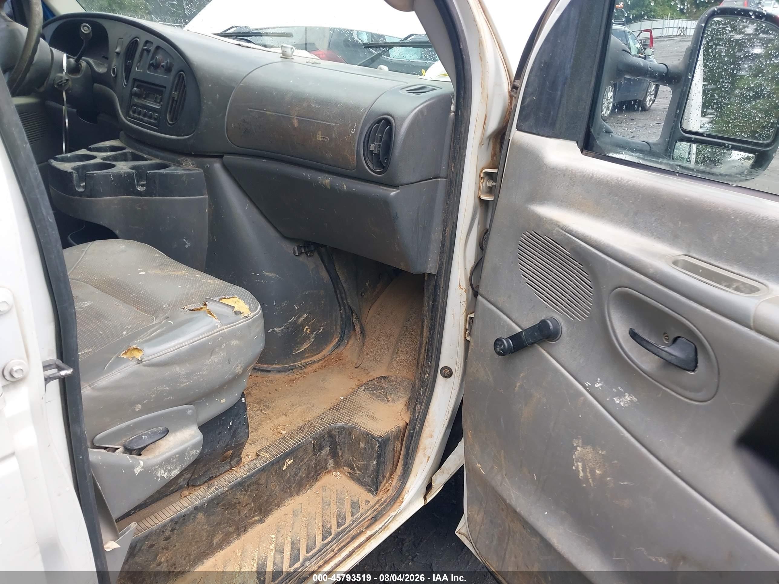 2006 Ford E-250 Commercial/recreational Белый vin: 1FTNE24W46HA09456