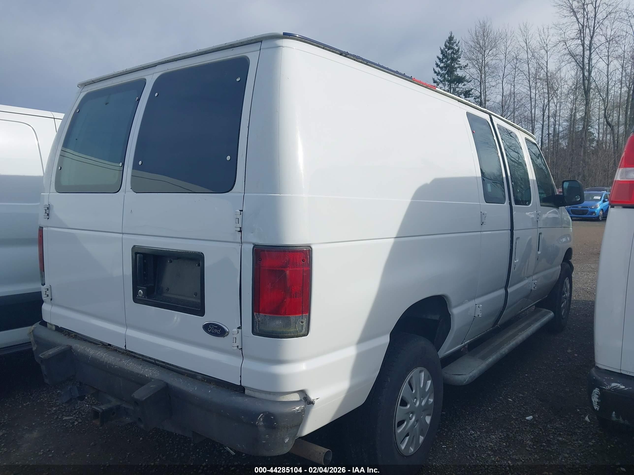 2007 Ford E-250 Commercial/recreational White vin: 1FTNE24W47DA25374