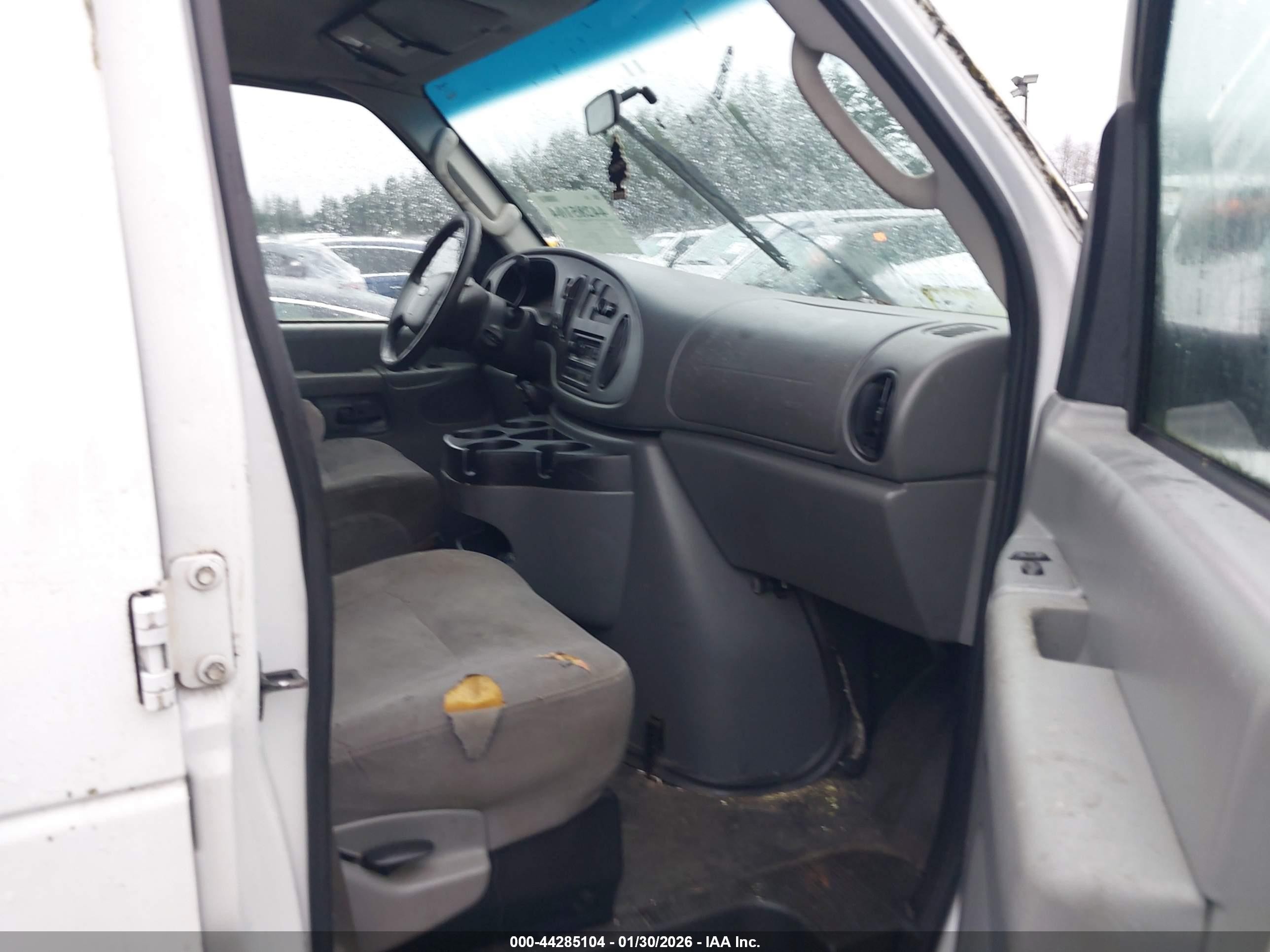 2007 Ford E-250 Commercial/recreational White vin: 1FTNE24W47DA25374