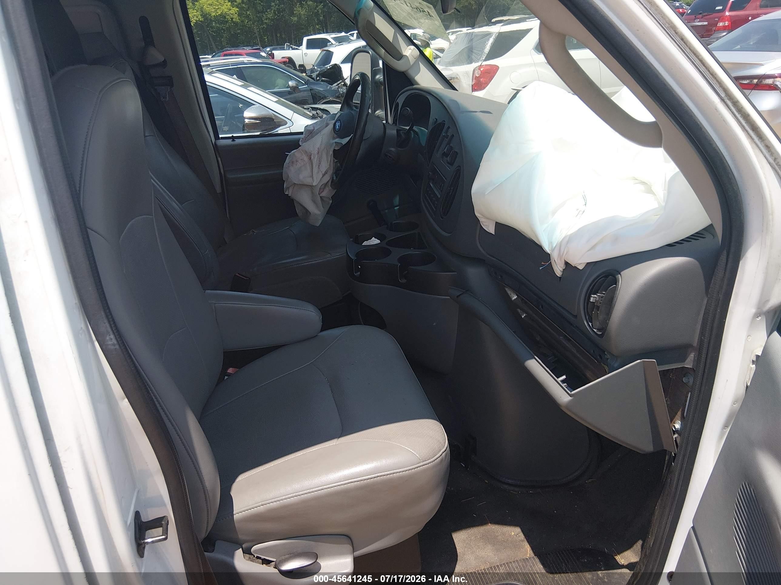 2007 Ford E-250 Commercial/recreational White vin: 1FTNE24W47DA50520