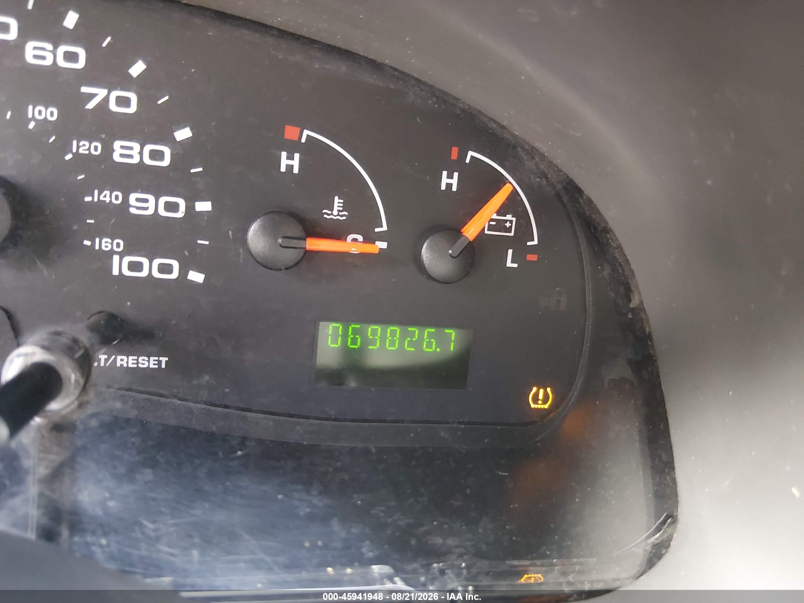 2008 Ford E-250 Commercial/recreational White vin: 1FTNE24W48DB03430