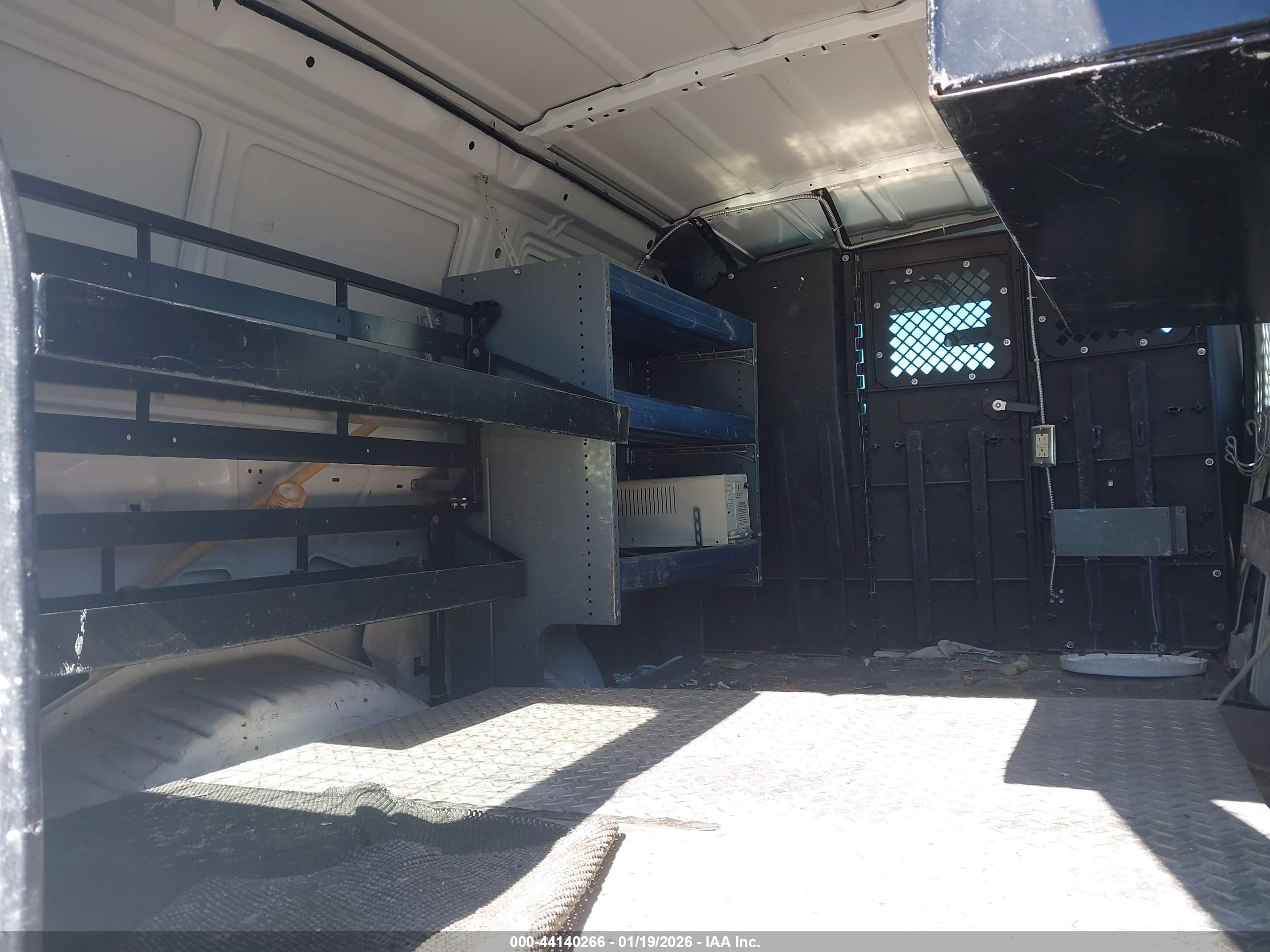 2009 Ford E-250 Commercial/recreational White vin: 1FTNE24W49DA14734