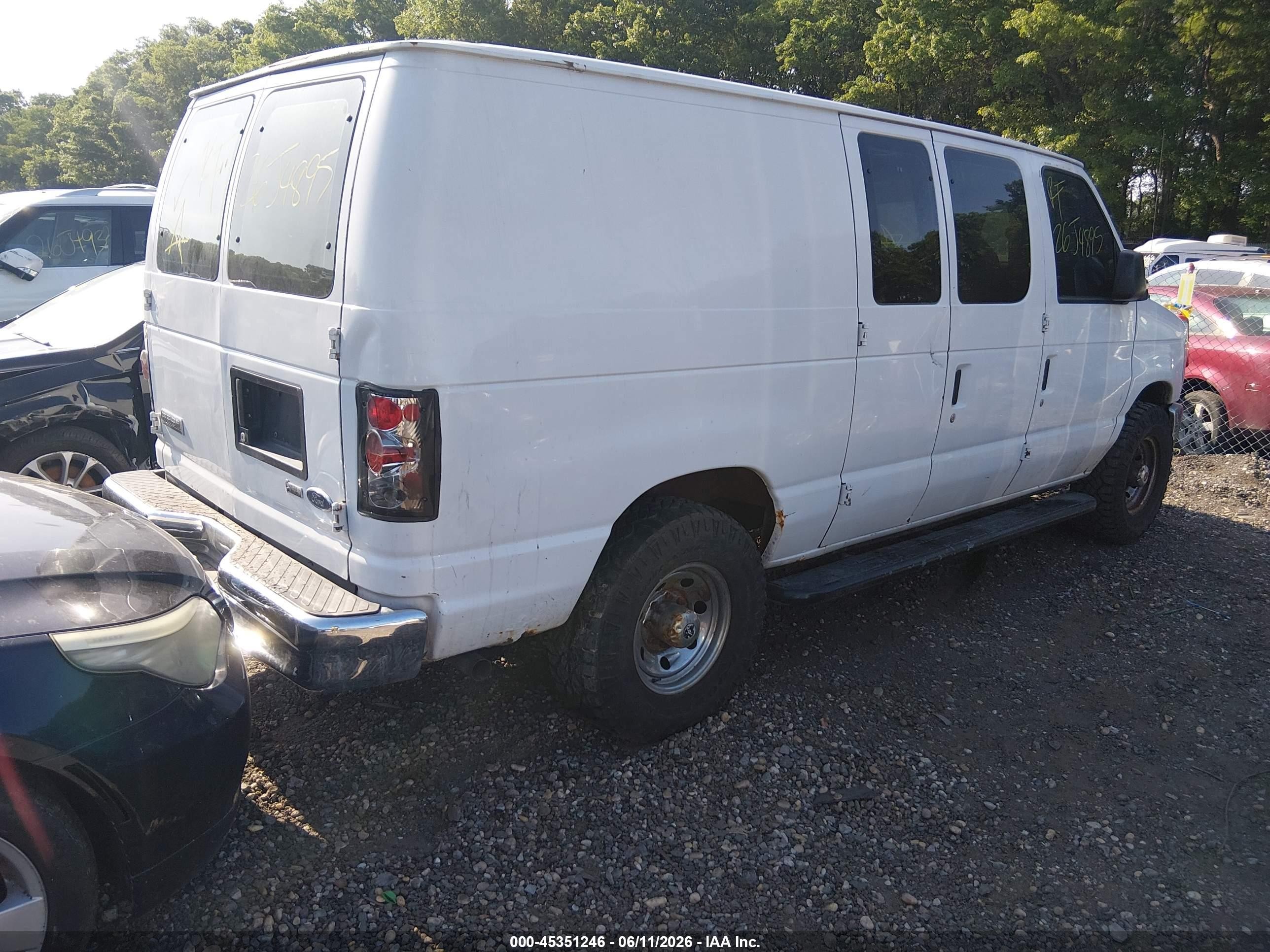 2009 Ford E-250 Commercial/recreational White vin: 1FTNE24W49DA29248