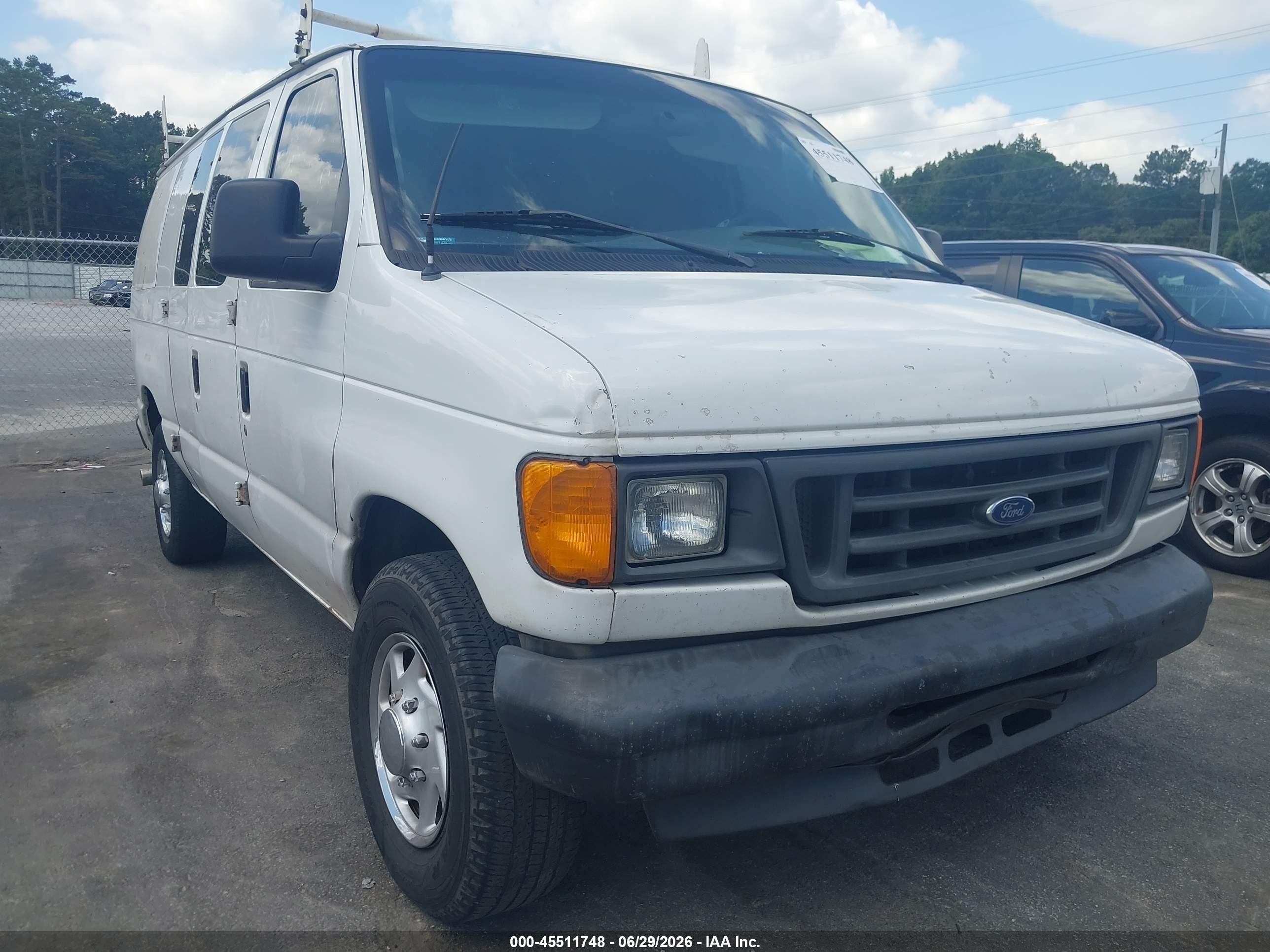 2004 Ford E-250 Commercial/recreational White vin: 1FTNE24W54HB45950