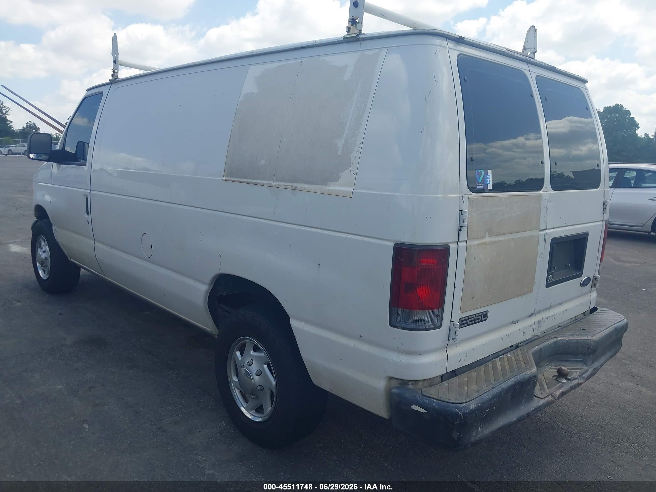 2004 Ford E-250 Commercial/recreational White vin: 1FTNE24W54HB45950