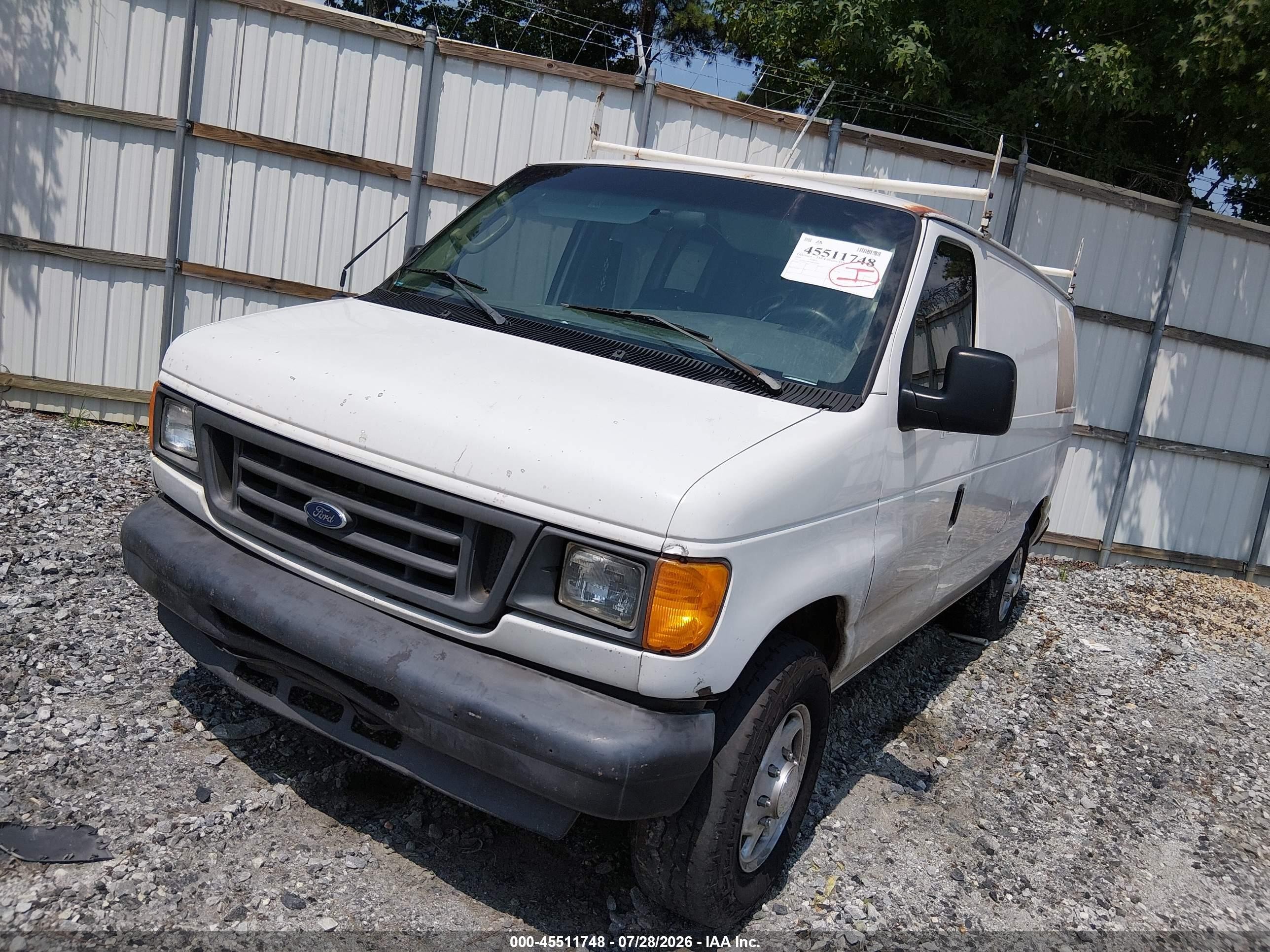2004 Ford E-250 Commercial/recreational White vin: 1FTNE24W54HB45950