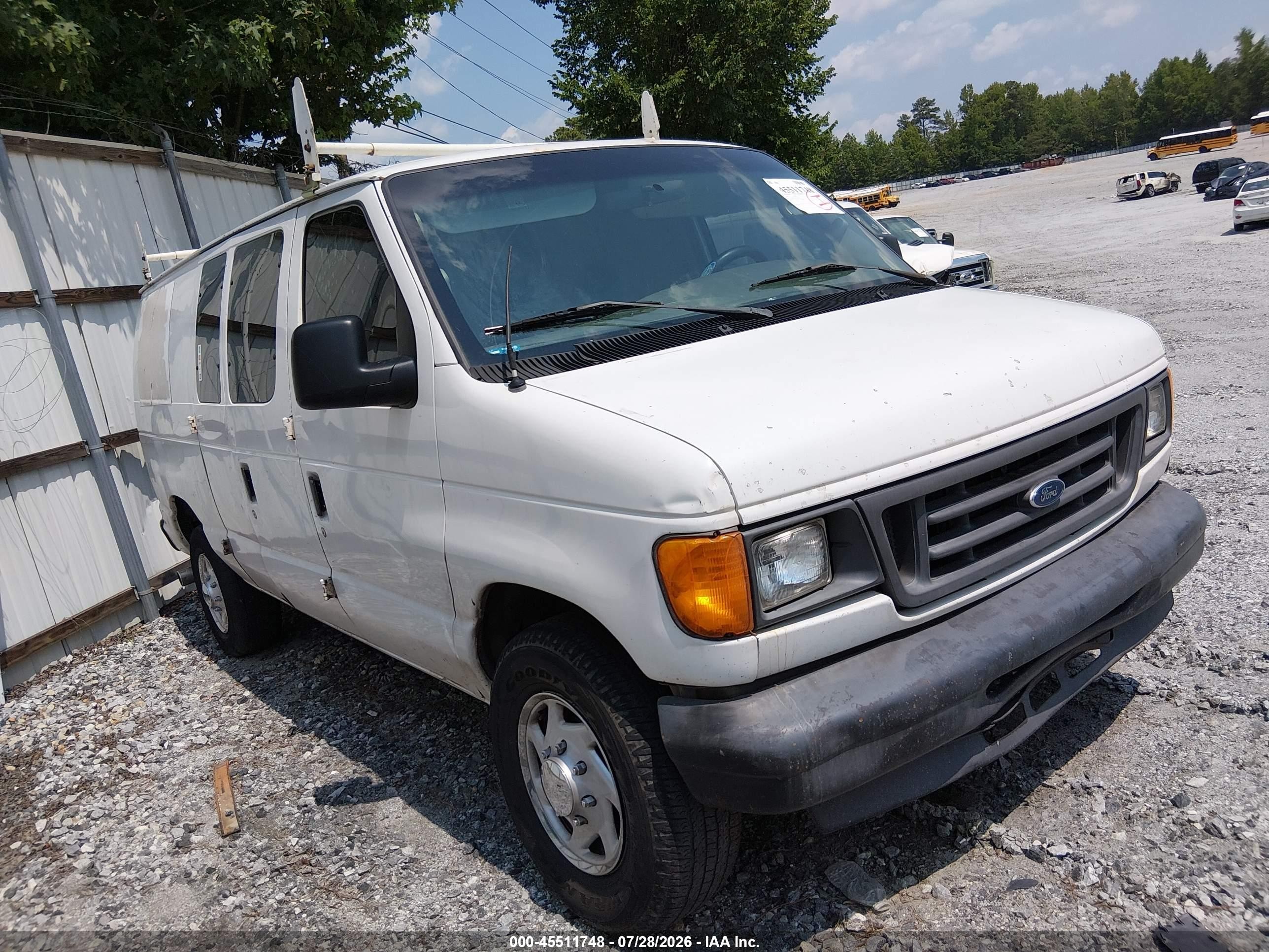 2004 Ford E-250 Commercial/recreational White vin: 1FTNE24W54HB45950