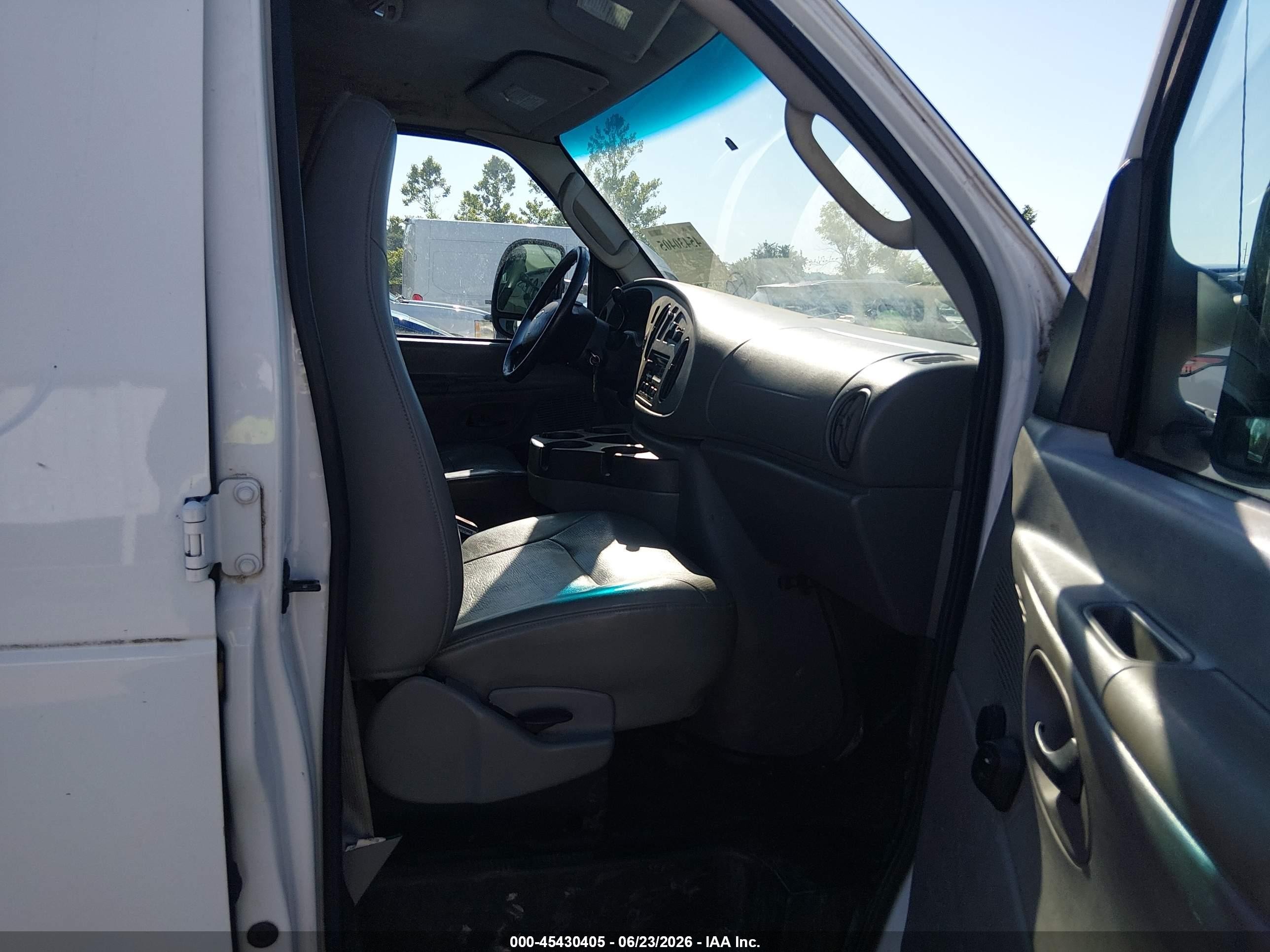 2007 Ford E-250 Commercial/recreational Белый vin: 1FTNE24W57DB30280