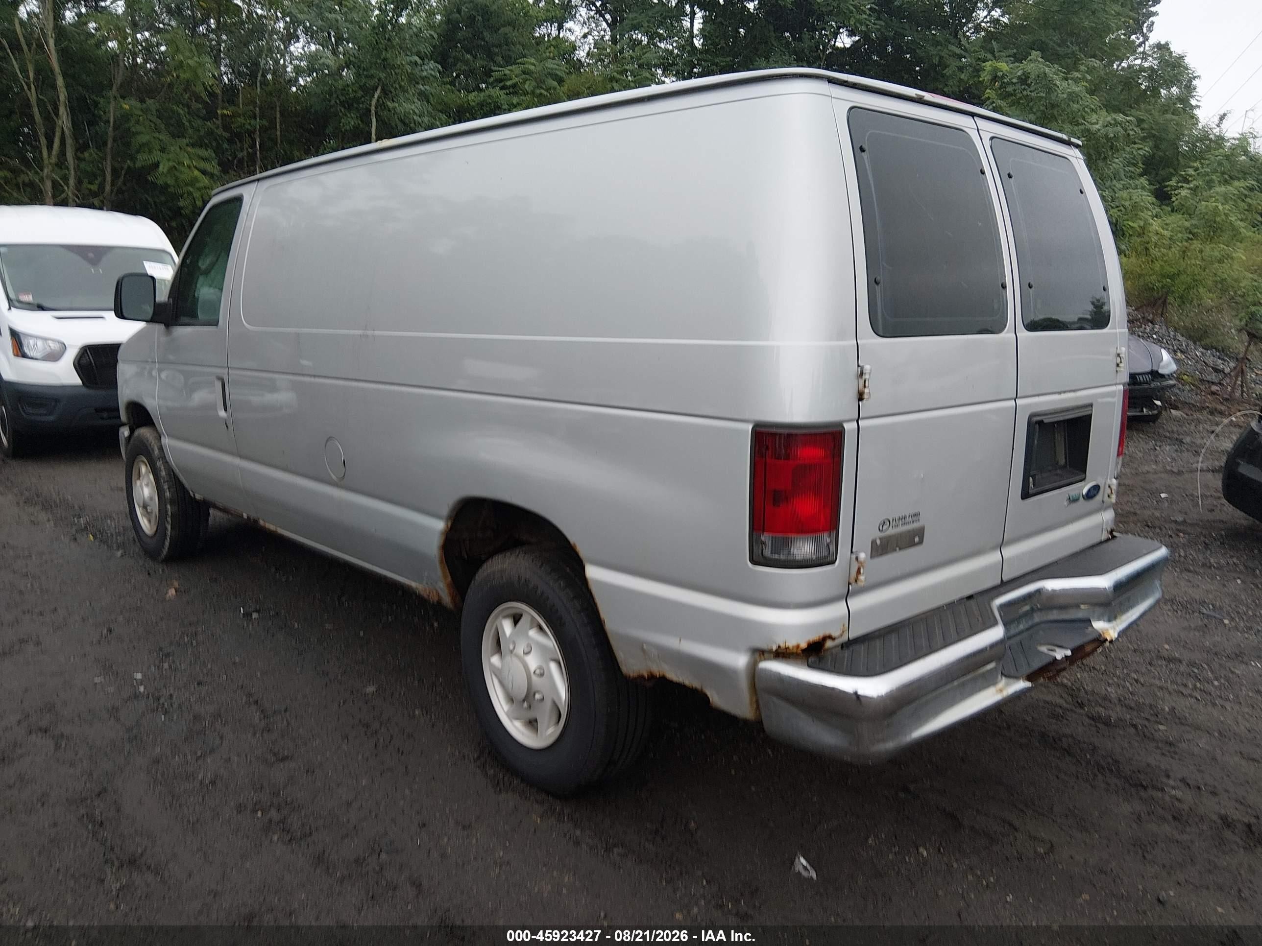 2009 Ford Econoline E250 Van Серебряный vin: 1FTNE24W59DA25290