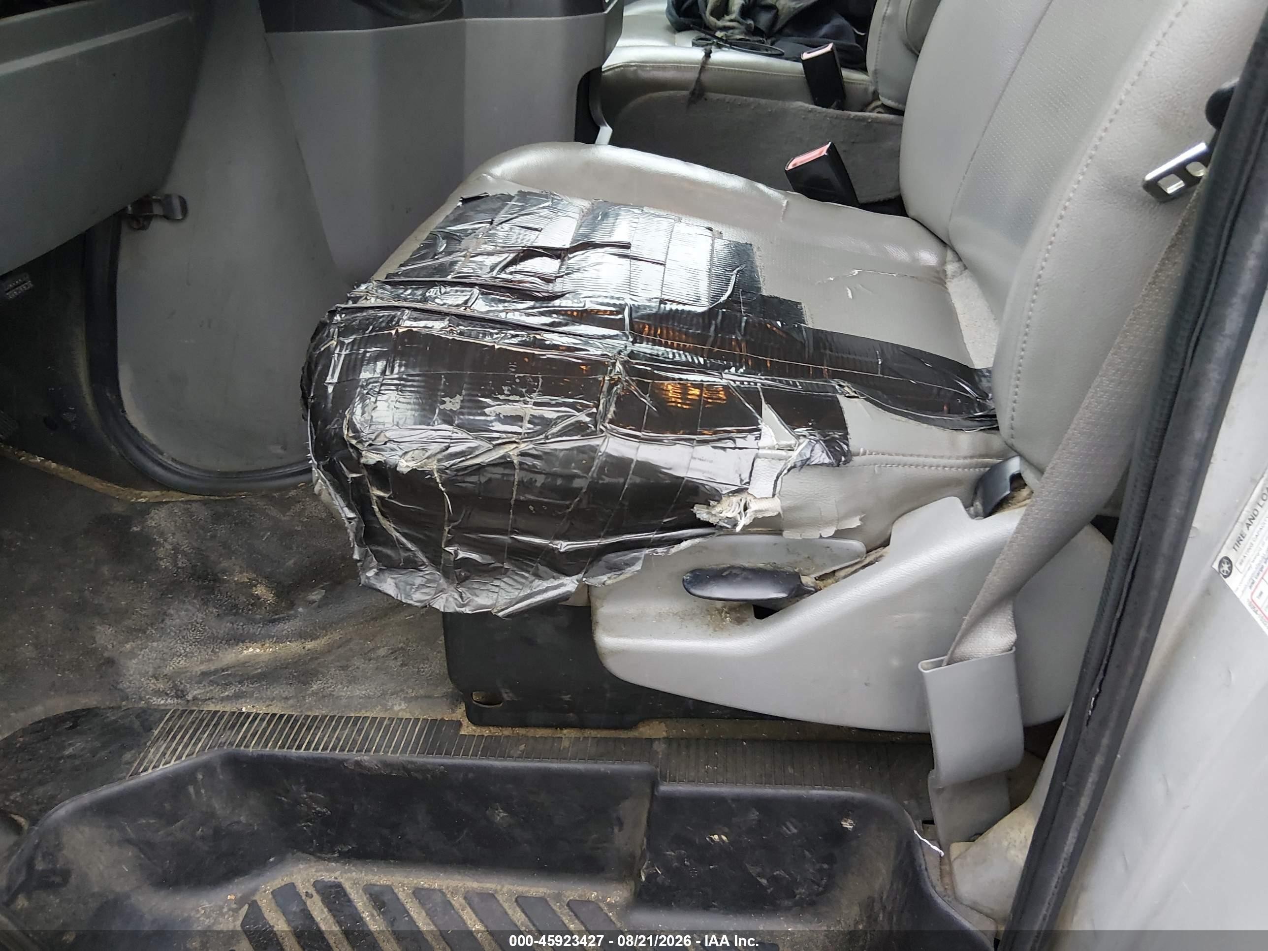 2009 Ford Econoline E250 Van Серебряный vin: 1FTNE24W59DA25290