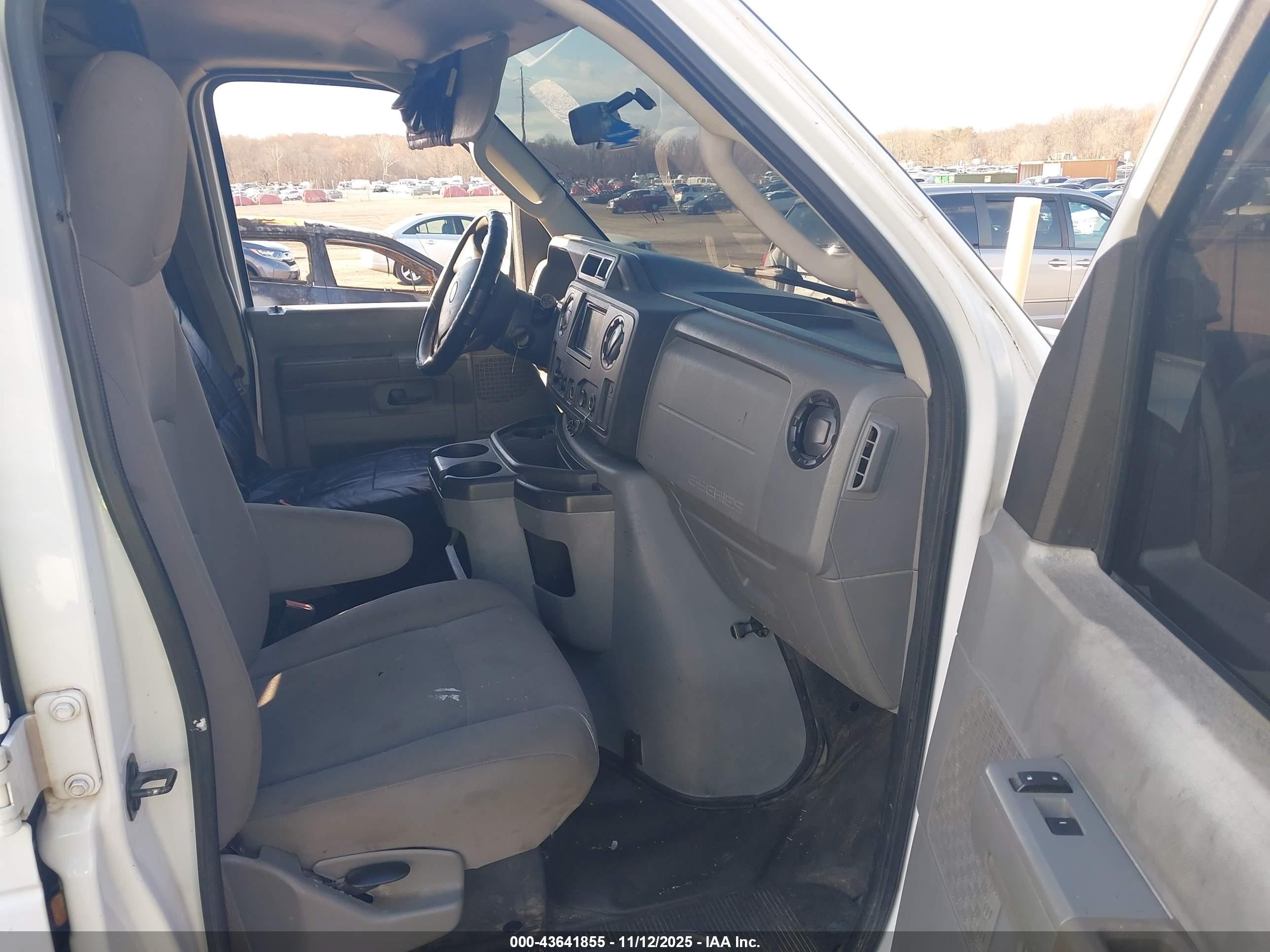 2009 Ford E-250 Commercial/recreational White vin: 1FTNE24W59DA33776