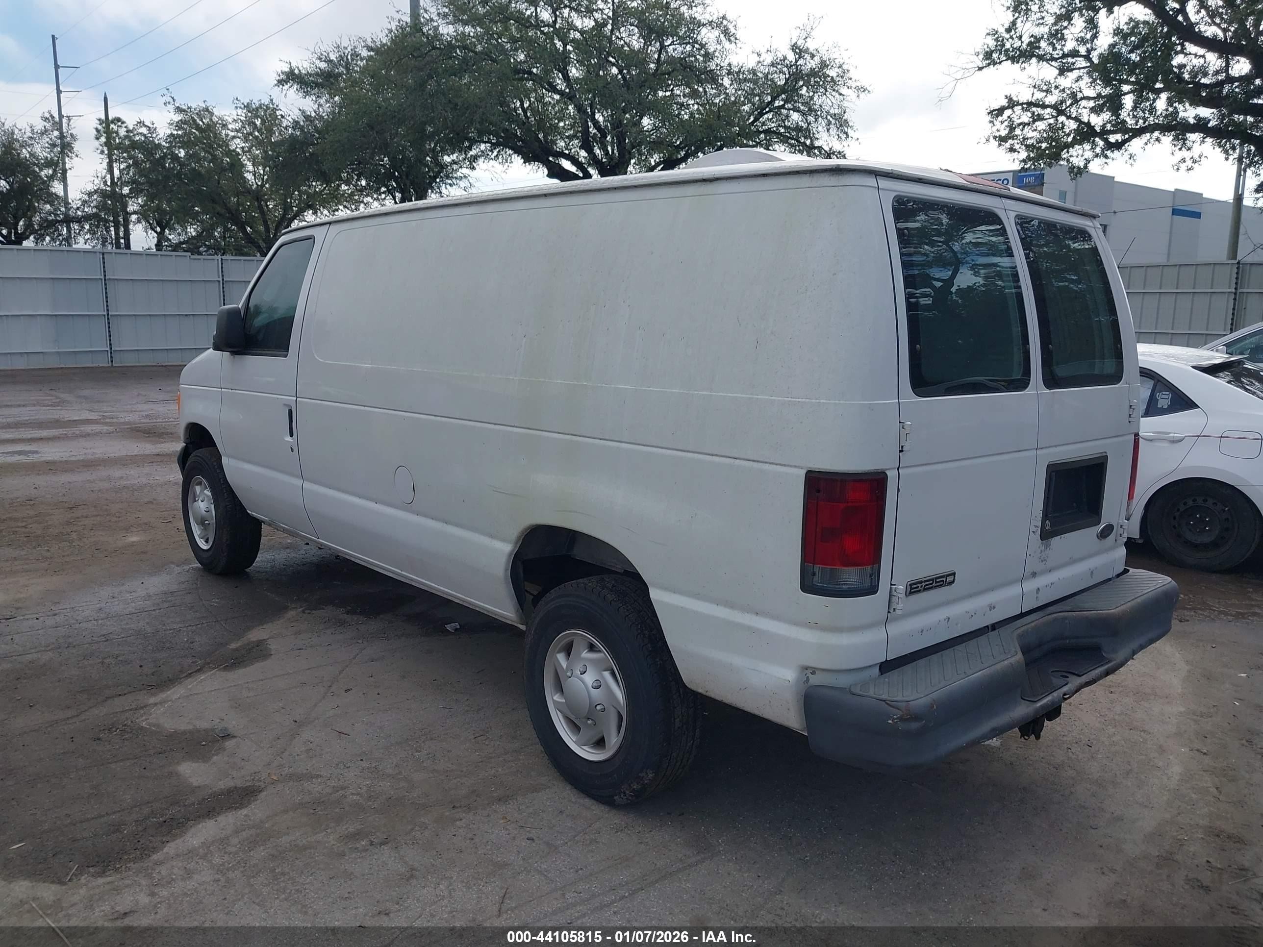 2007 Ford E-250 Commercial/recreational White vin: 1FTNE24W67DA52060