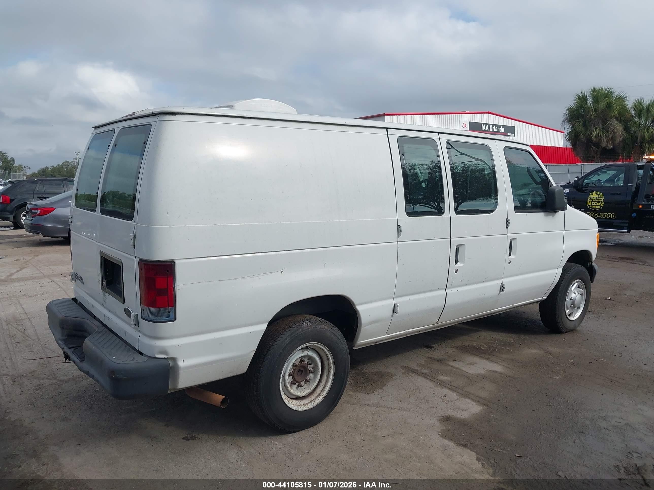 2007 Ford E-250 Commercial/recreational White vin: 1FTNE24W67DA52060