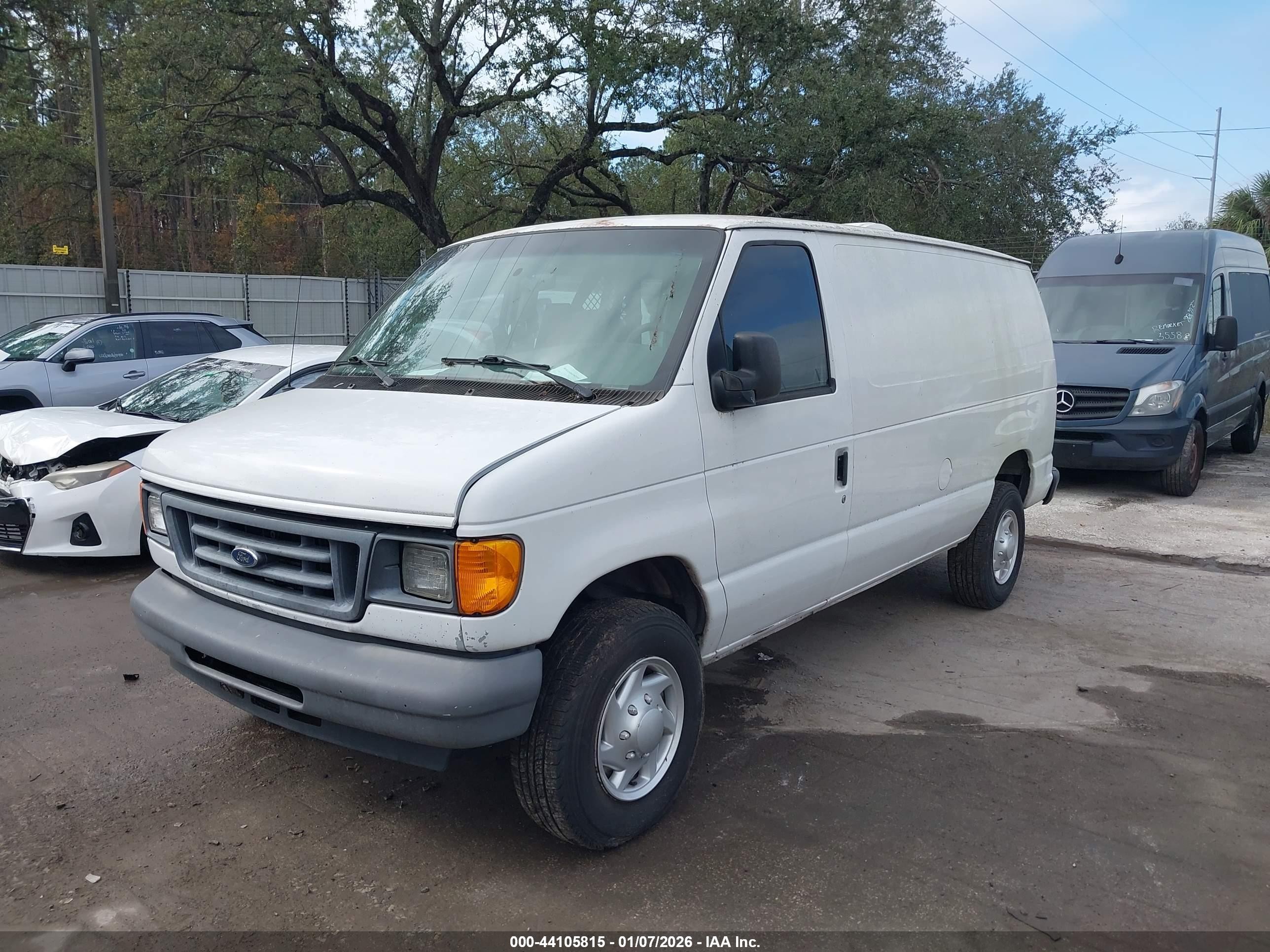 2007 Ford E-250 Commercial/recreational White vin: 1FTNE24W67DA52060
