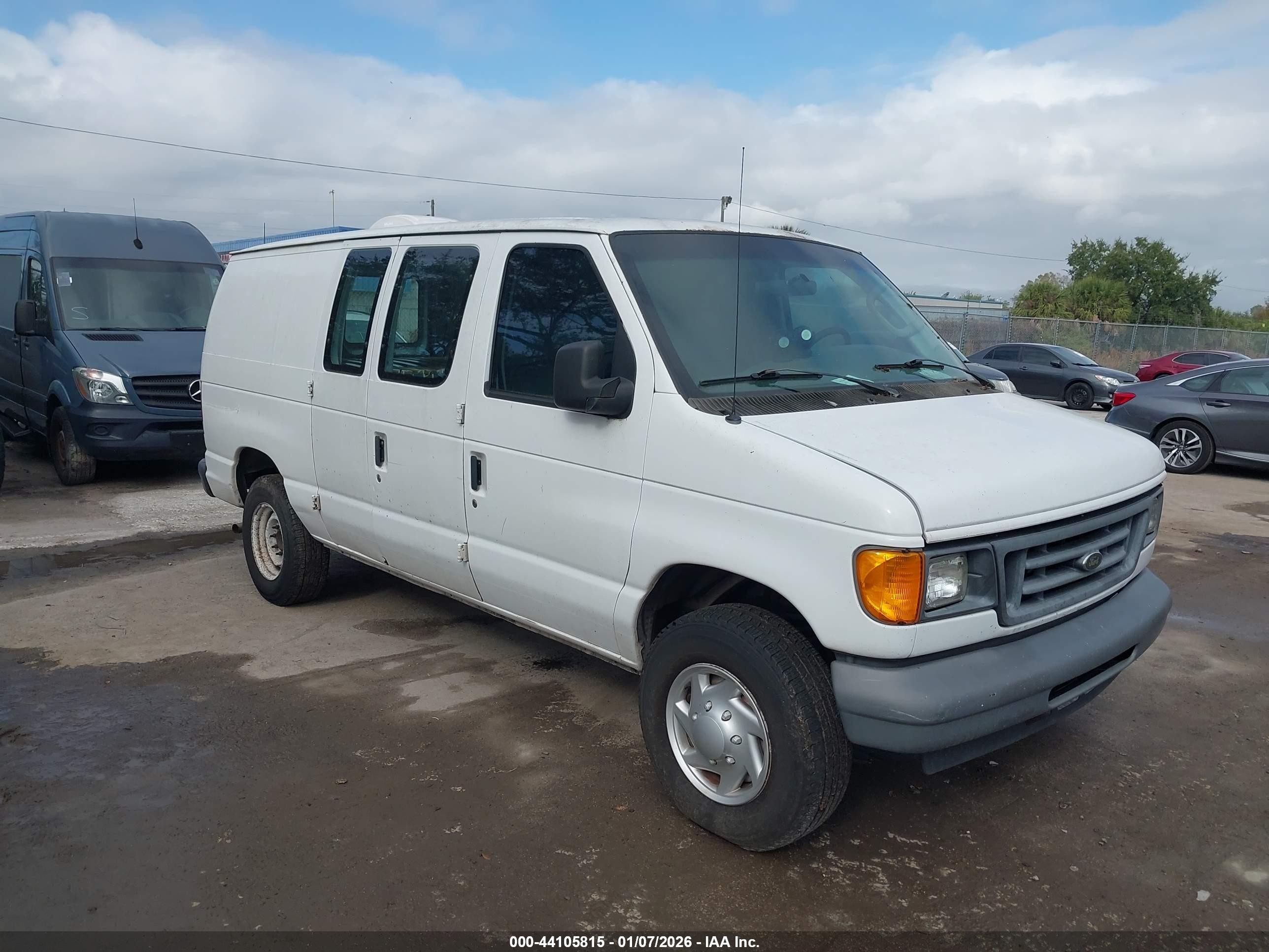 2007 Ford E-250 Commercial/recreational White vin: 1FTNE24W67DA52060