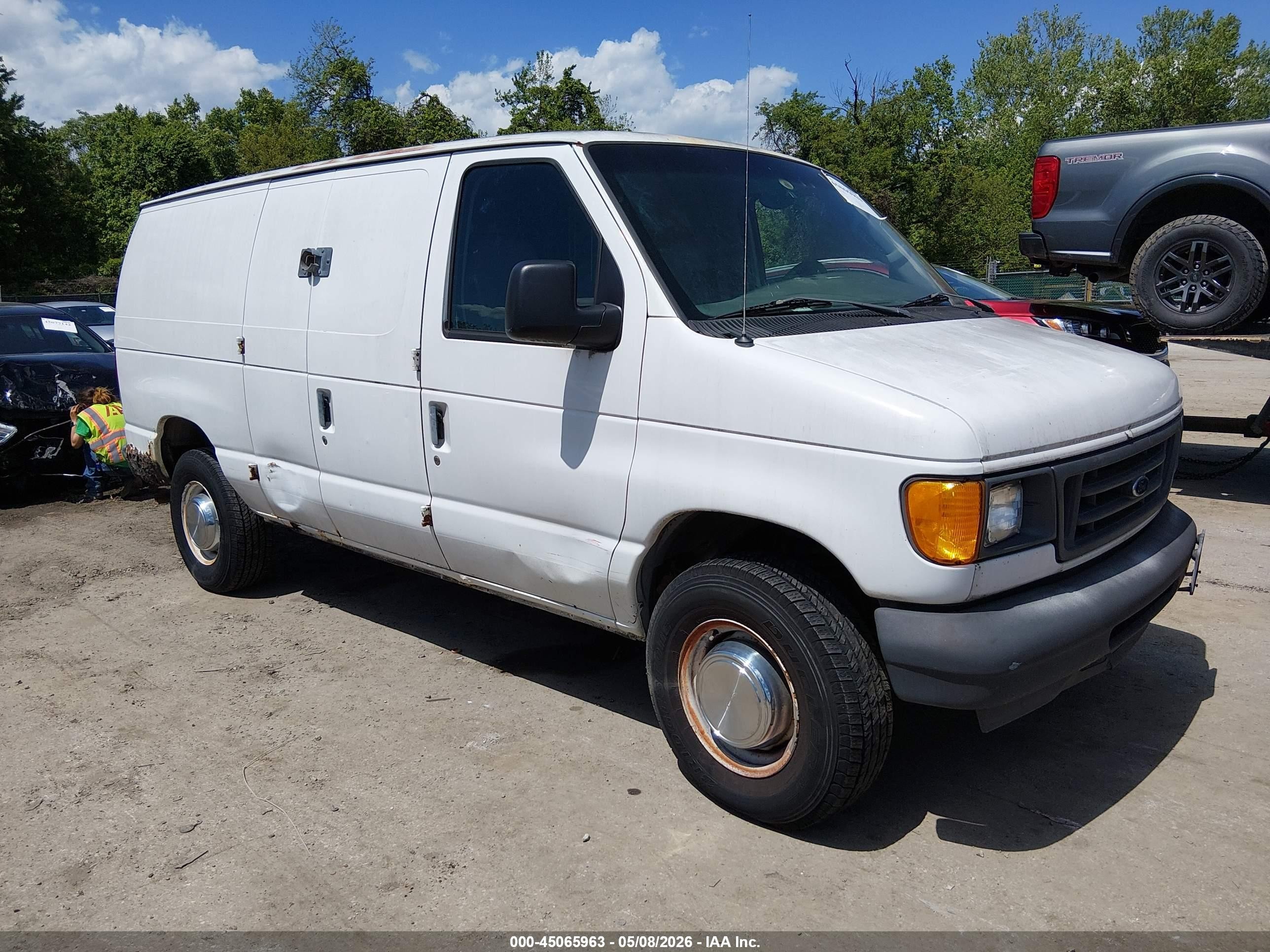 2005 Ford E-250 Commercial/recreational White vin: 1FTNE24W75HA80245