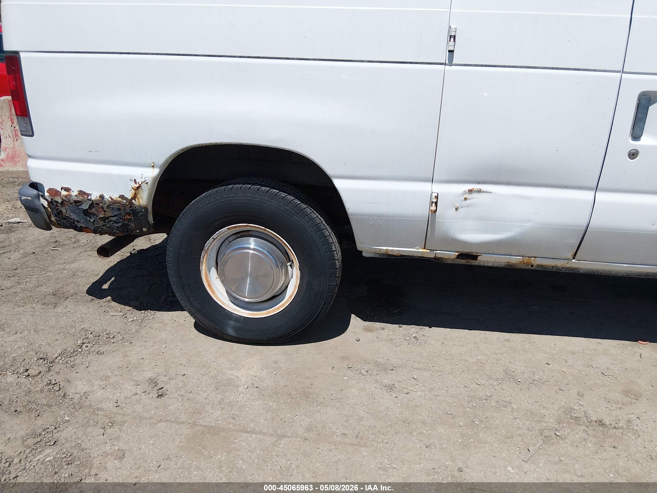 2005 Ford E-250 Commercial/recreational White vin: 1FTNE24W75HA80245
