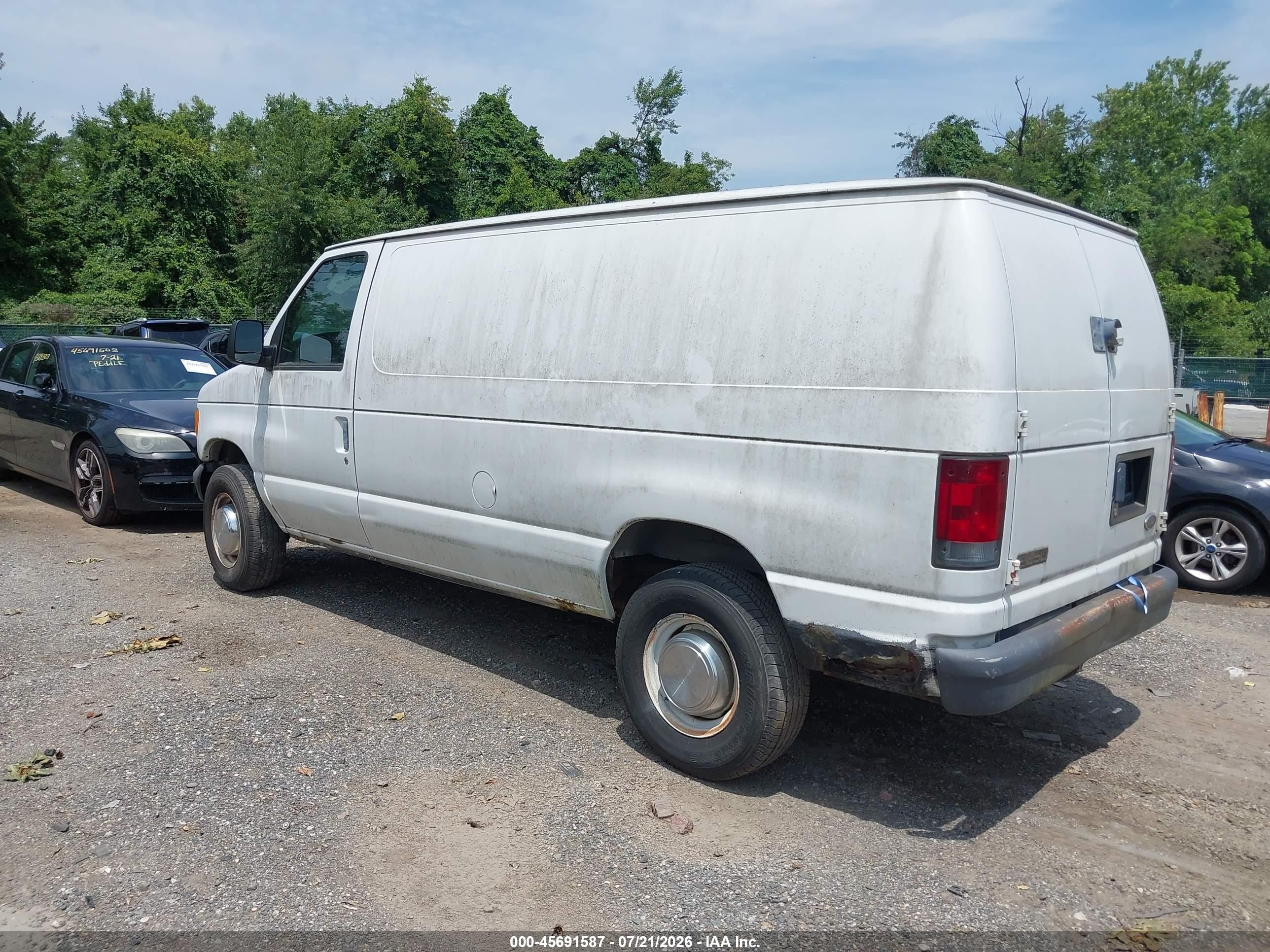 2005 Ford E-250 Commercial/recreational White vin: 1FTNE24W75HA80245