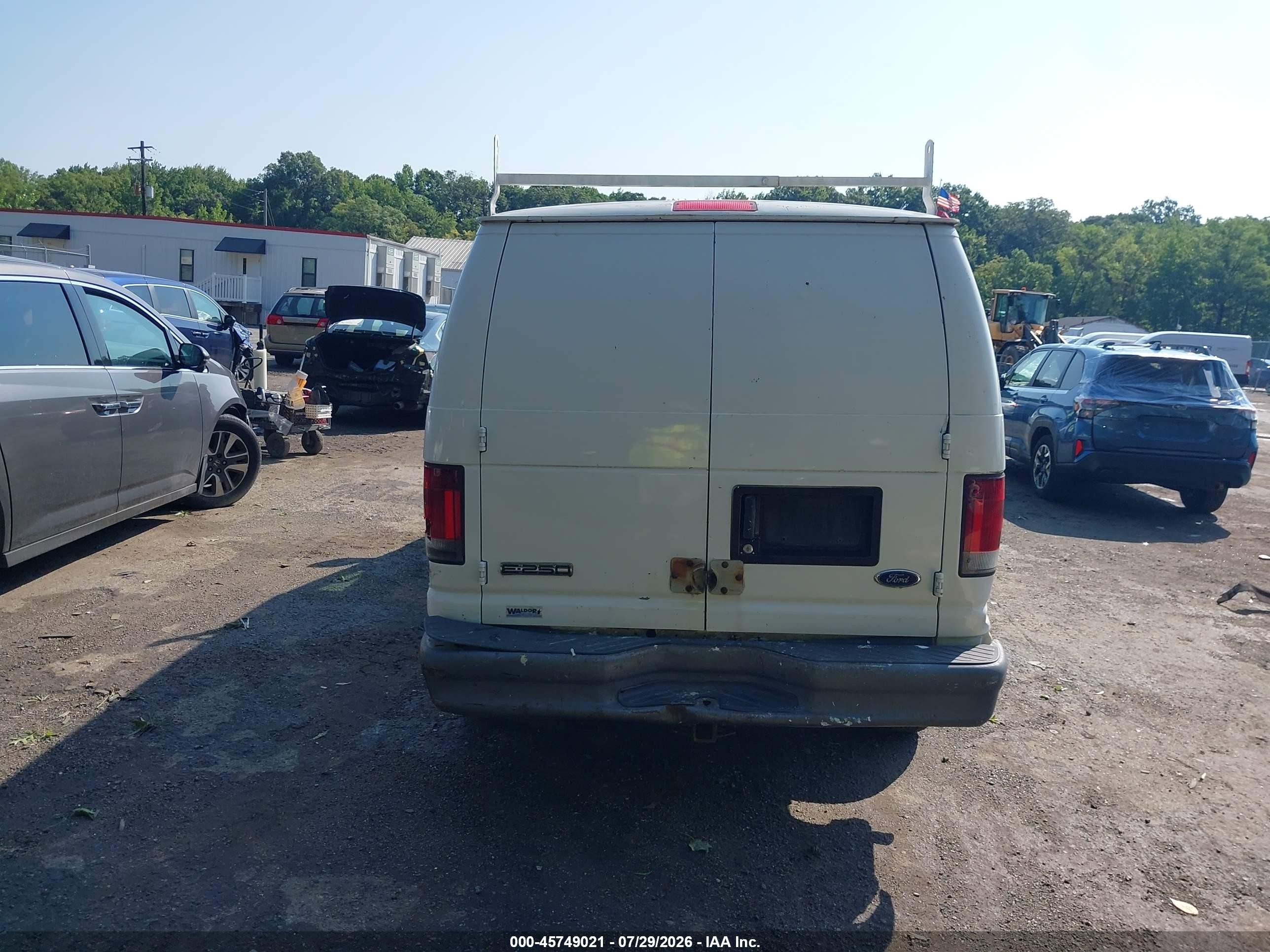 2006 Ford E-250 Commercial/recreational White vin: 1FTNE24W76DB33356