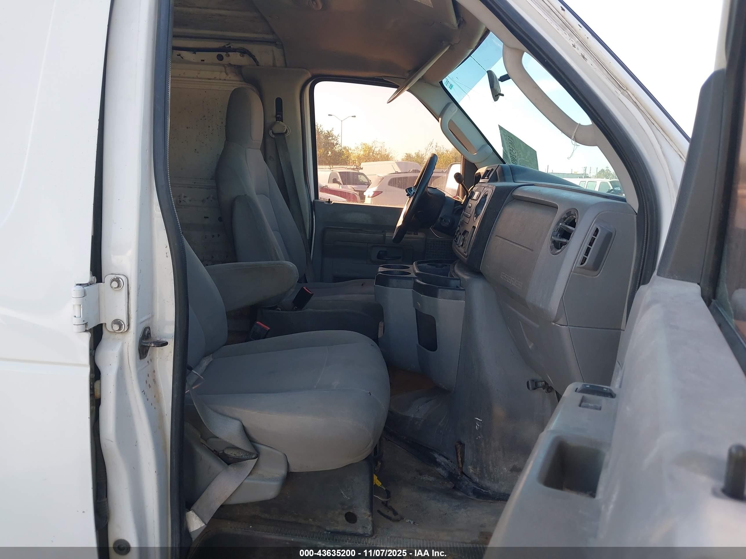2009 Ford E-250 Commercial/recreational White vin: 1FTNE24W79DA45332