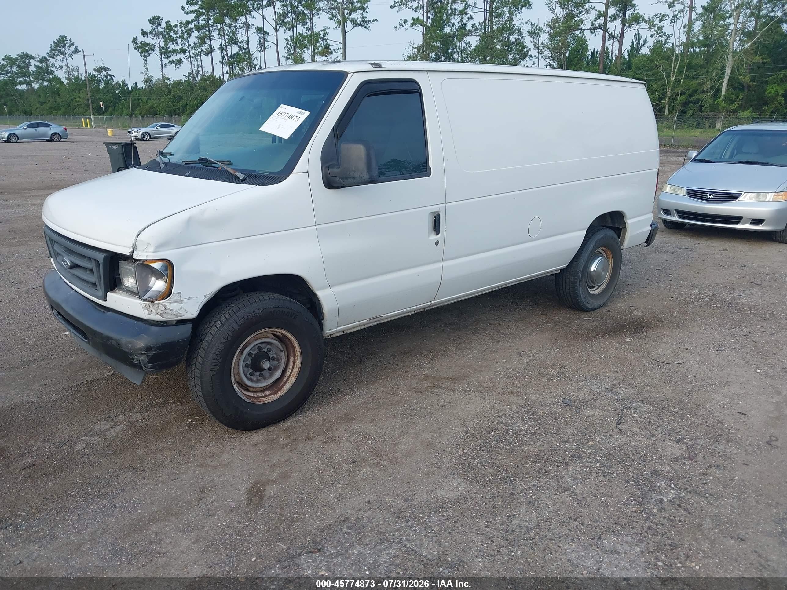 2004 Ford E-250 Commercial/recreational White vin: 1FTNE24W84HA08811