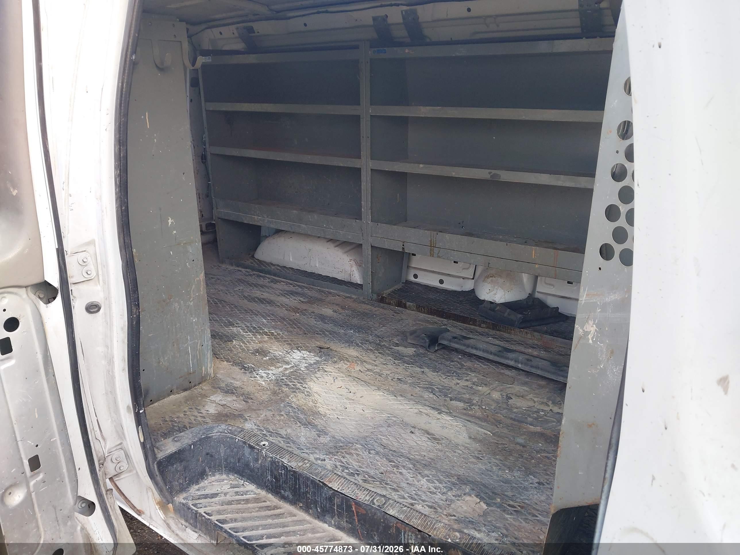 2004 Ford E-250 Commercial/recreational White vin: 1FTNE24W84HA08811