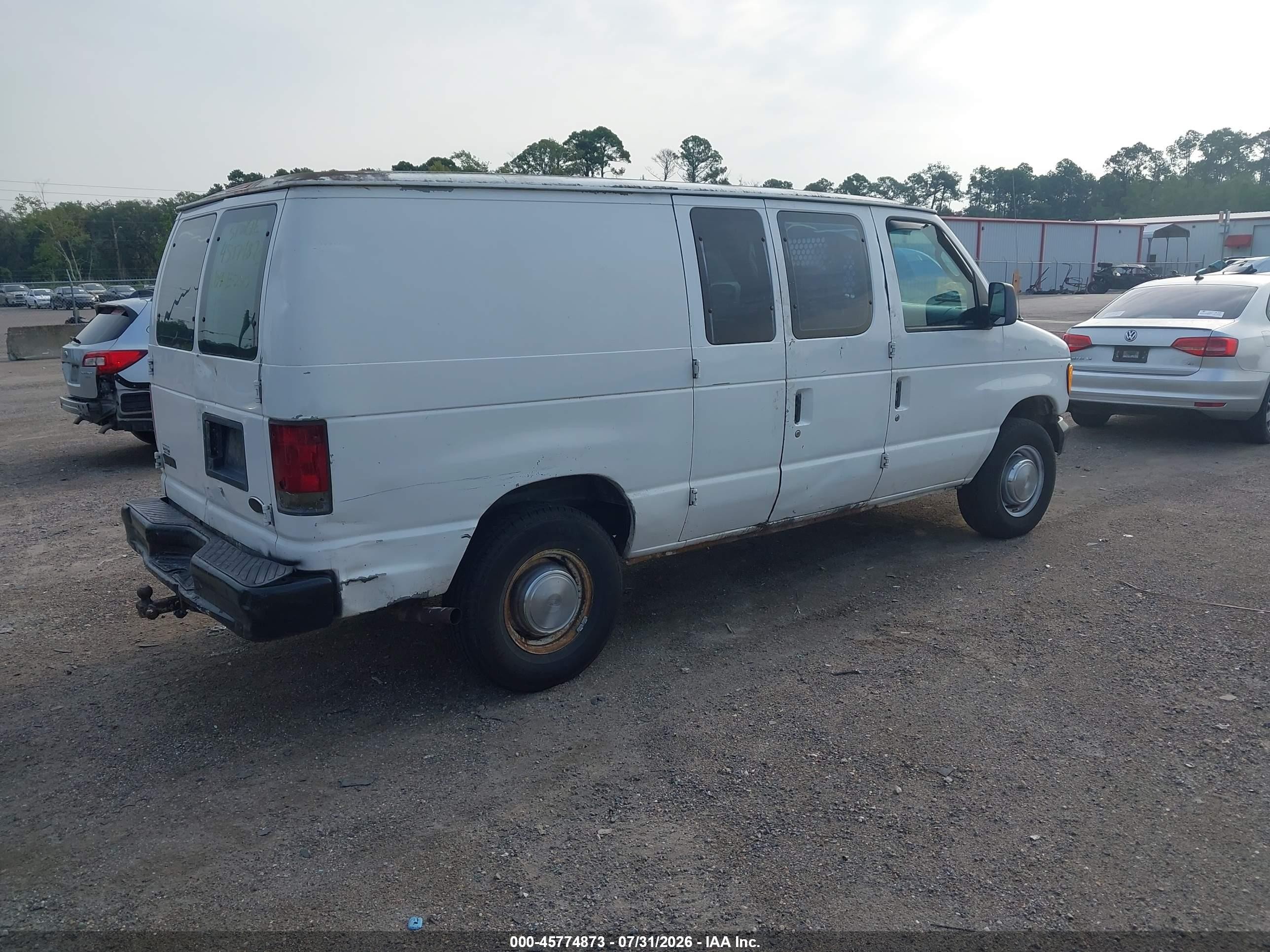 2004 Ford E-250 Commercial/recreational White vin: 1FTNE24W84HA08811