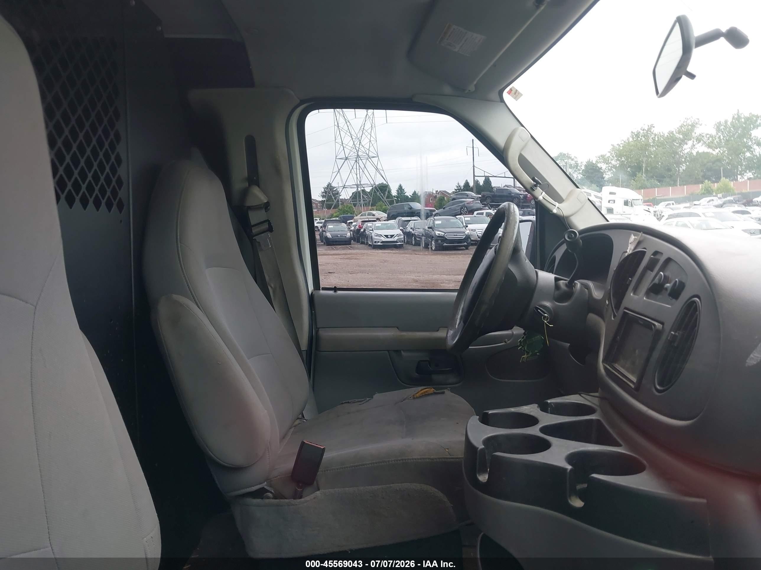 2006 Ford E-250 Commercial/recreational White vin: 1FTNE24W86HA22551