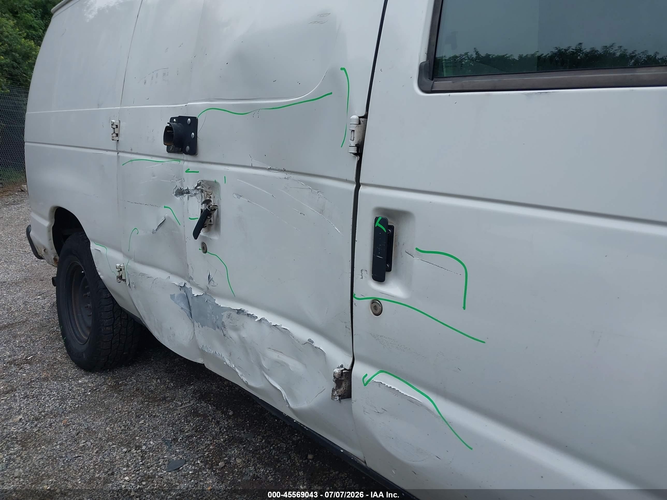 2006 Ford E-250 Commercial/recreational White vin: 1FTNE24W86HA22551