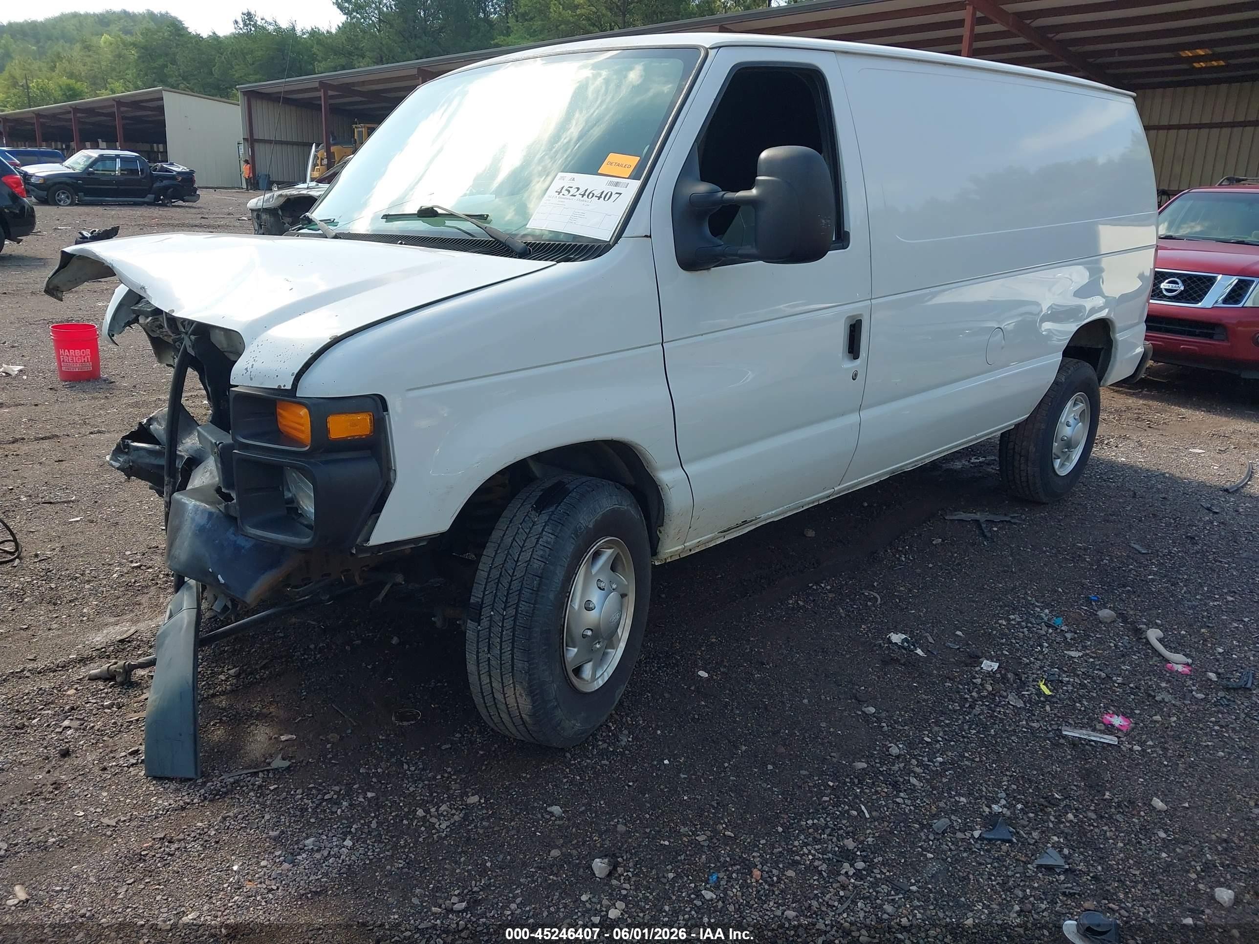 2008 Ford E-250 Commercial/recreational Белый vin: 1FTNE24W88DA40106