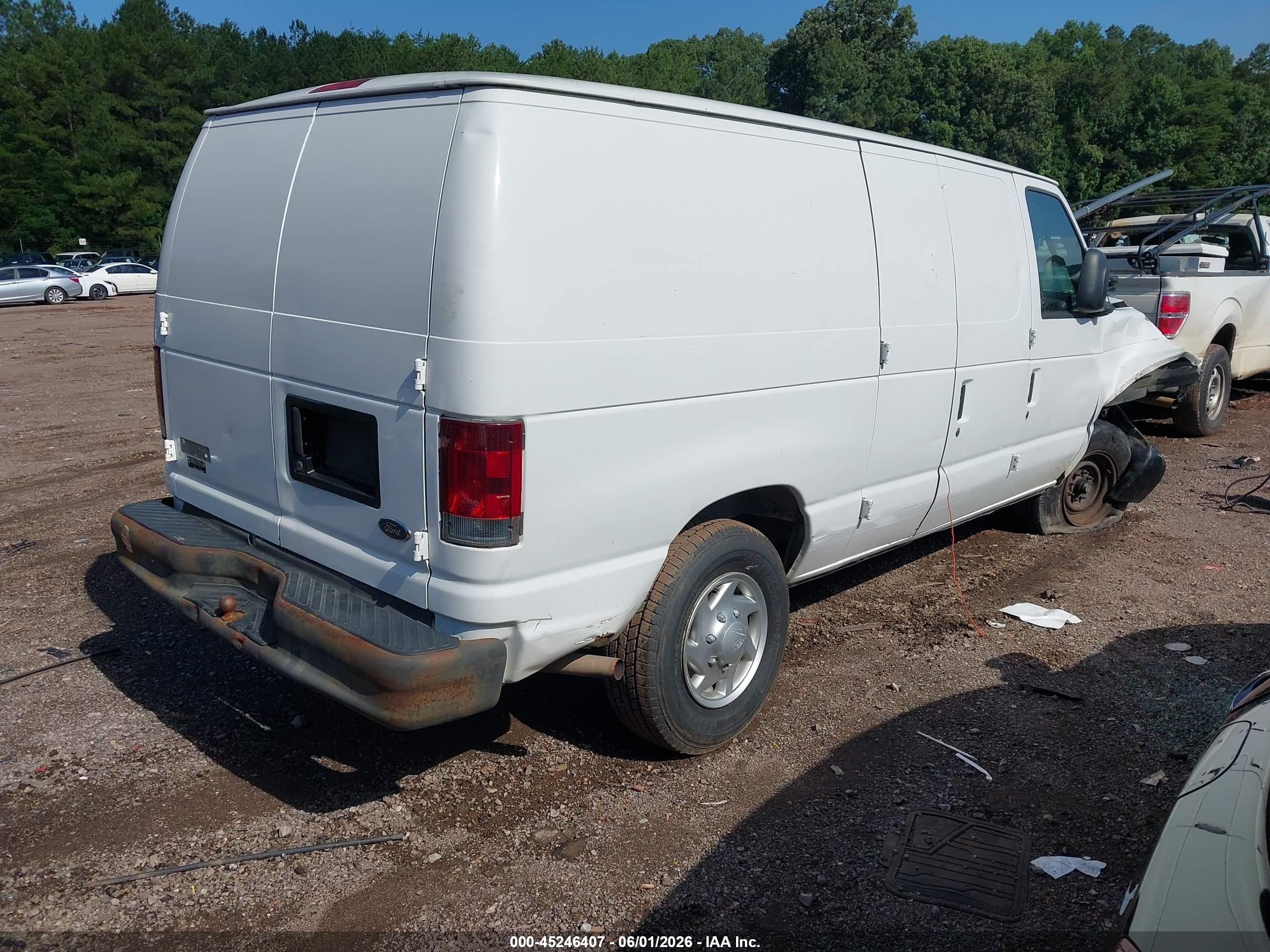 2008 Ford E-250 Commercial/recreational Белый vin: 1FTNE24W88DA40106