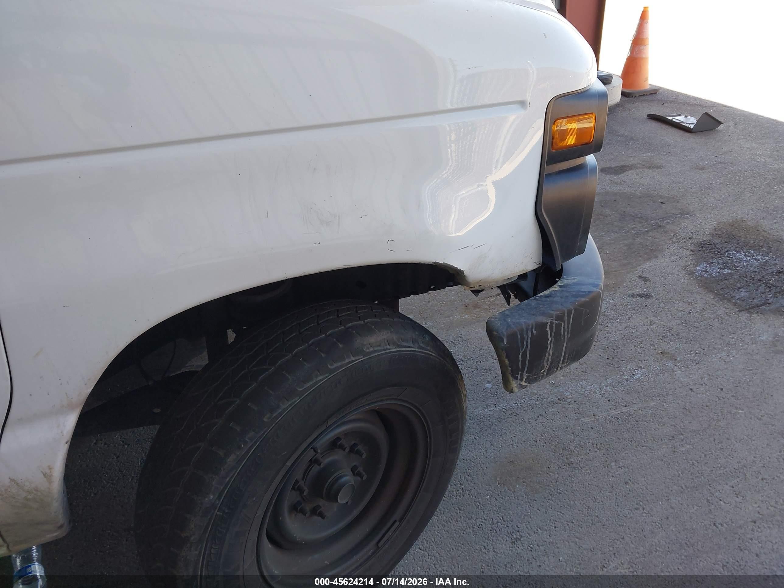 2008 Ford E-250 Commercial/recreational White vin: 1FTNE24W98DA39322
