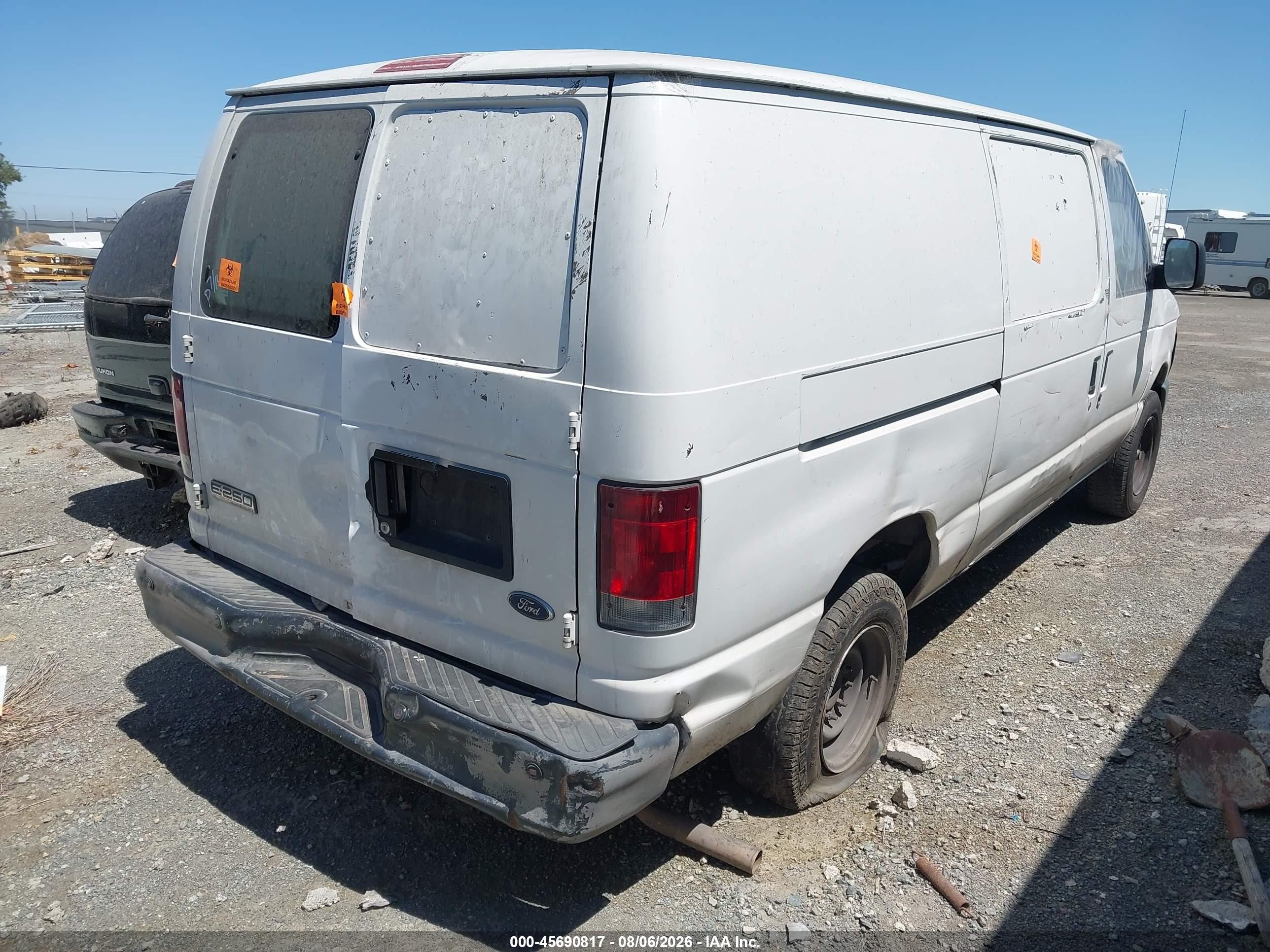 2008 Ford E-250 Commercial/recreational White vin: 1FTNE24W98DA75172
