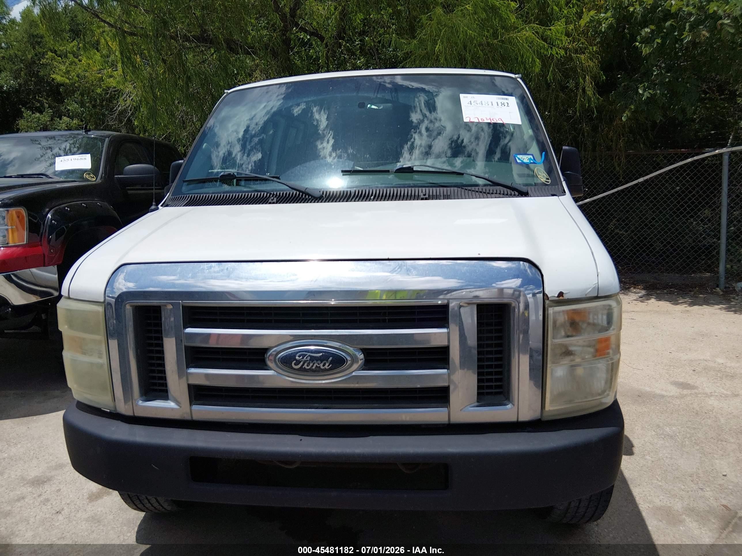 2008 Ford E-250 Commercial/recreational White vin: 1FTNE24W98DA83742