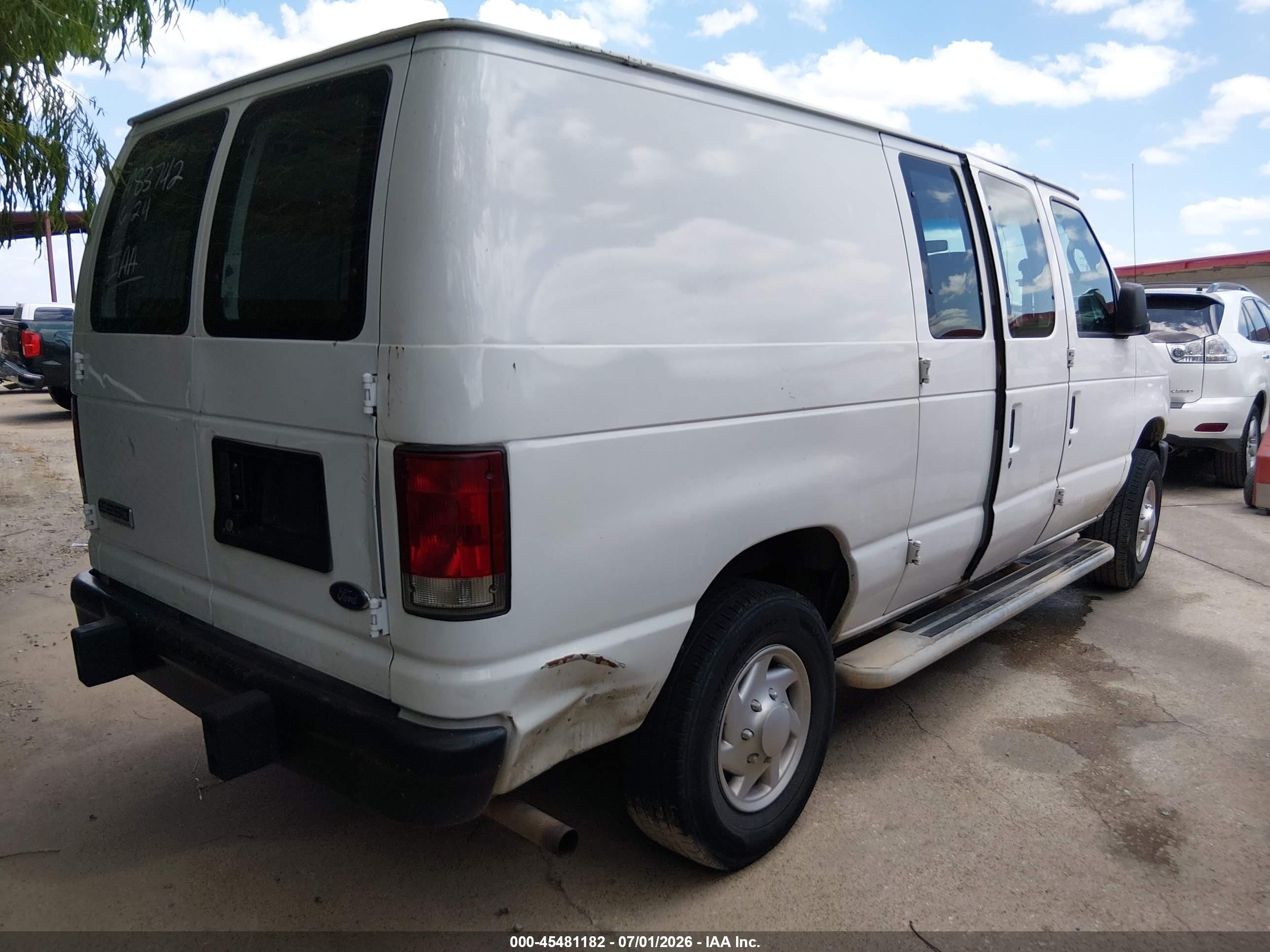 2008 Ford E-250 Commercial/recreational White vin: 1FTNE24W98DA83742