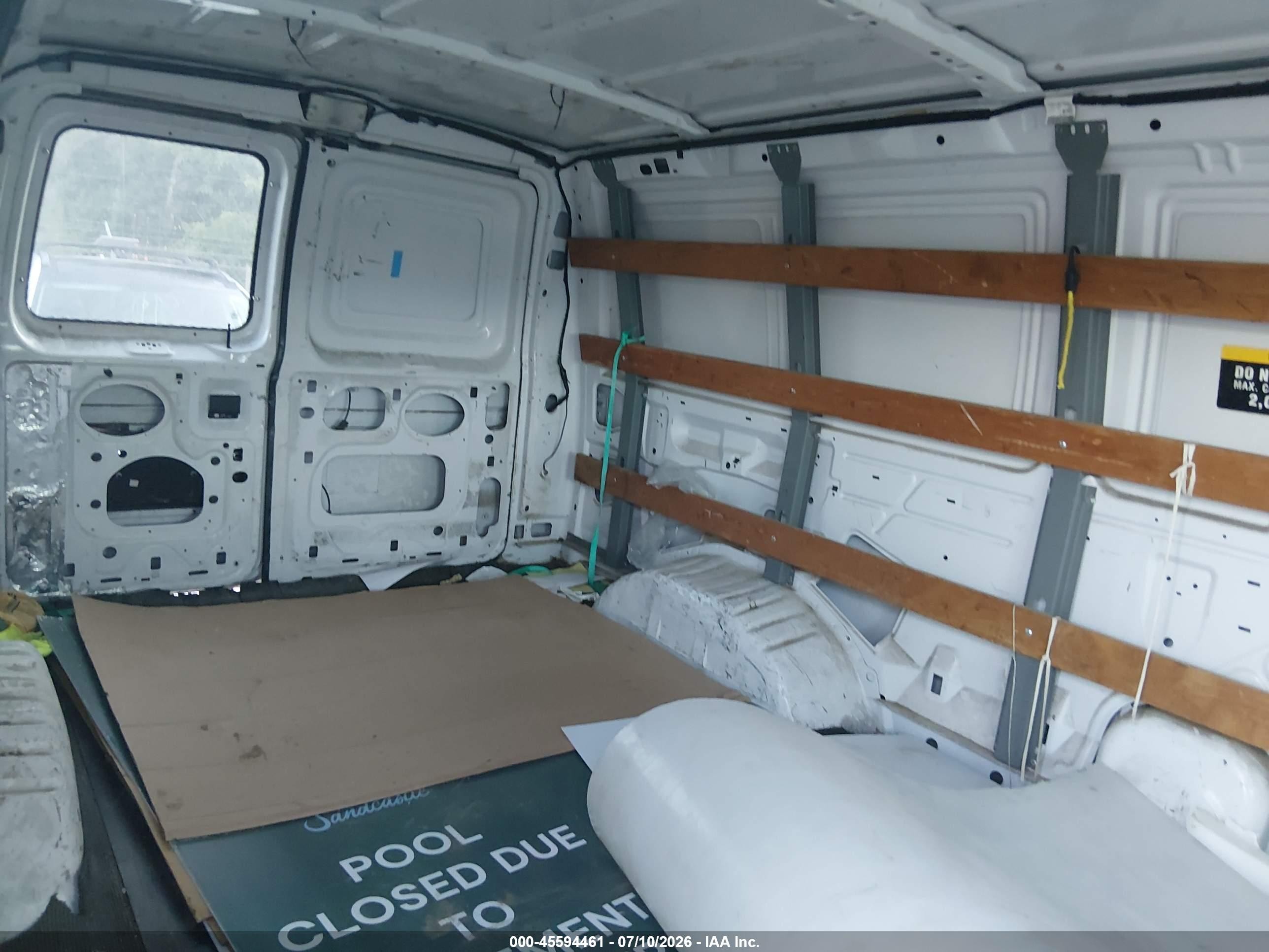 2008 Ford E-250 Commercial/recreational White vin: 1FTNE24W98DA97589