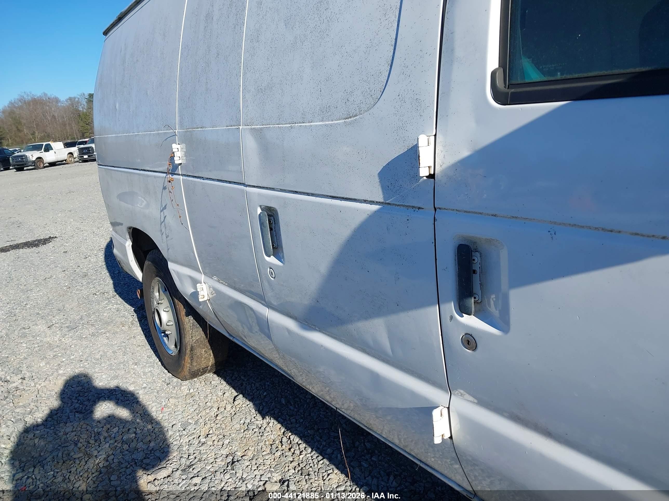 2003 Ford E-250 Commercial/recreational White vin: 1FTNE24WX3HA32302