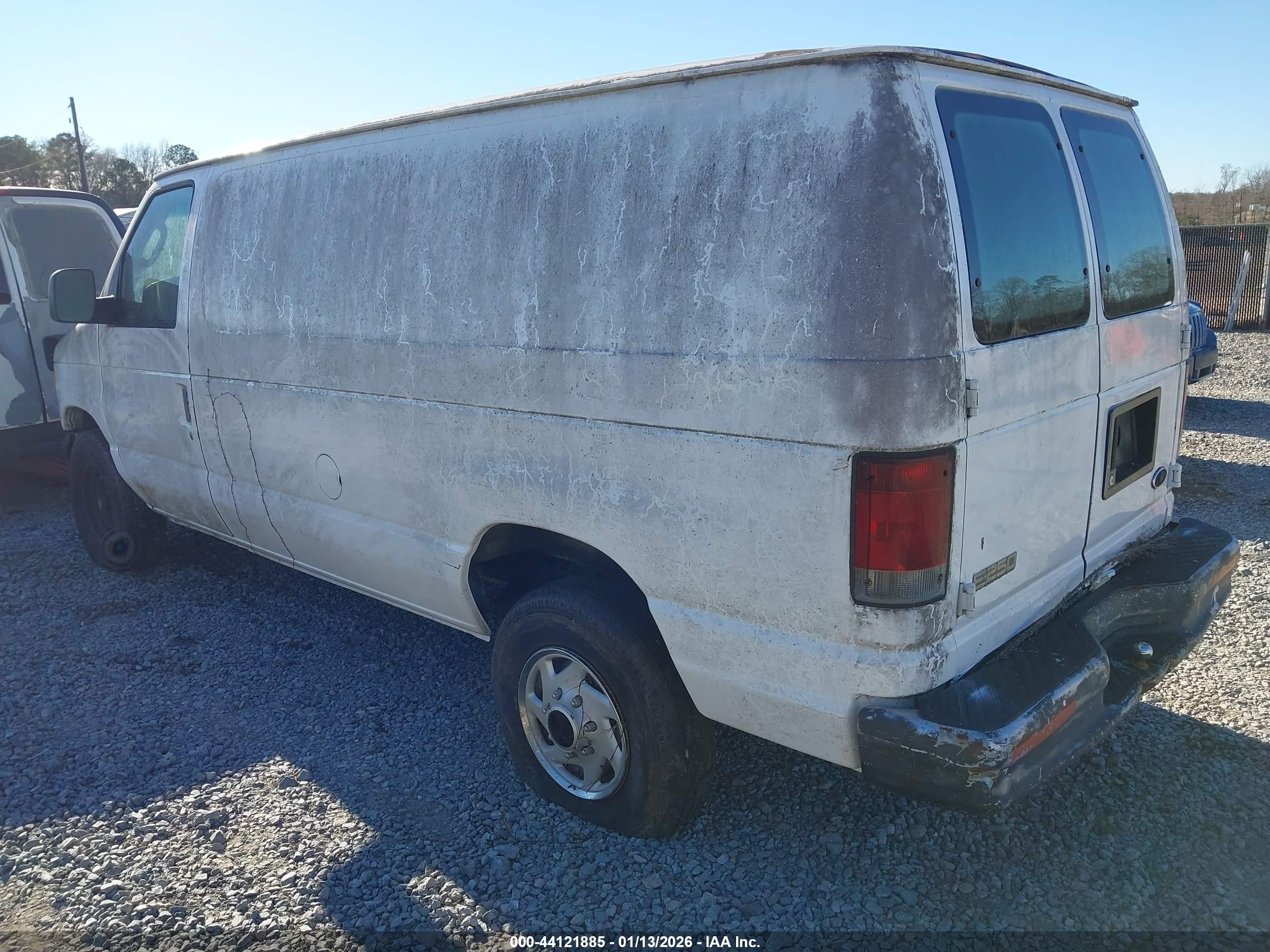 2003 Ford E-250 Commercial/recreational White vin: 1FTNE24WX3HA32302