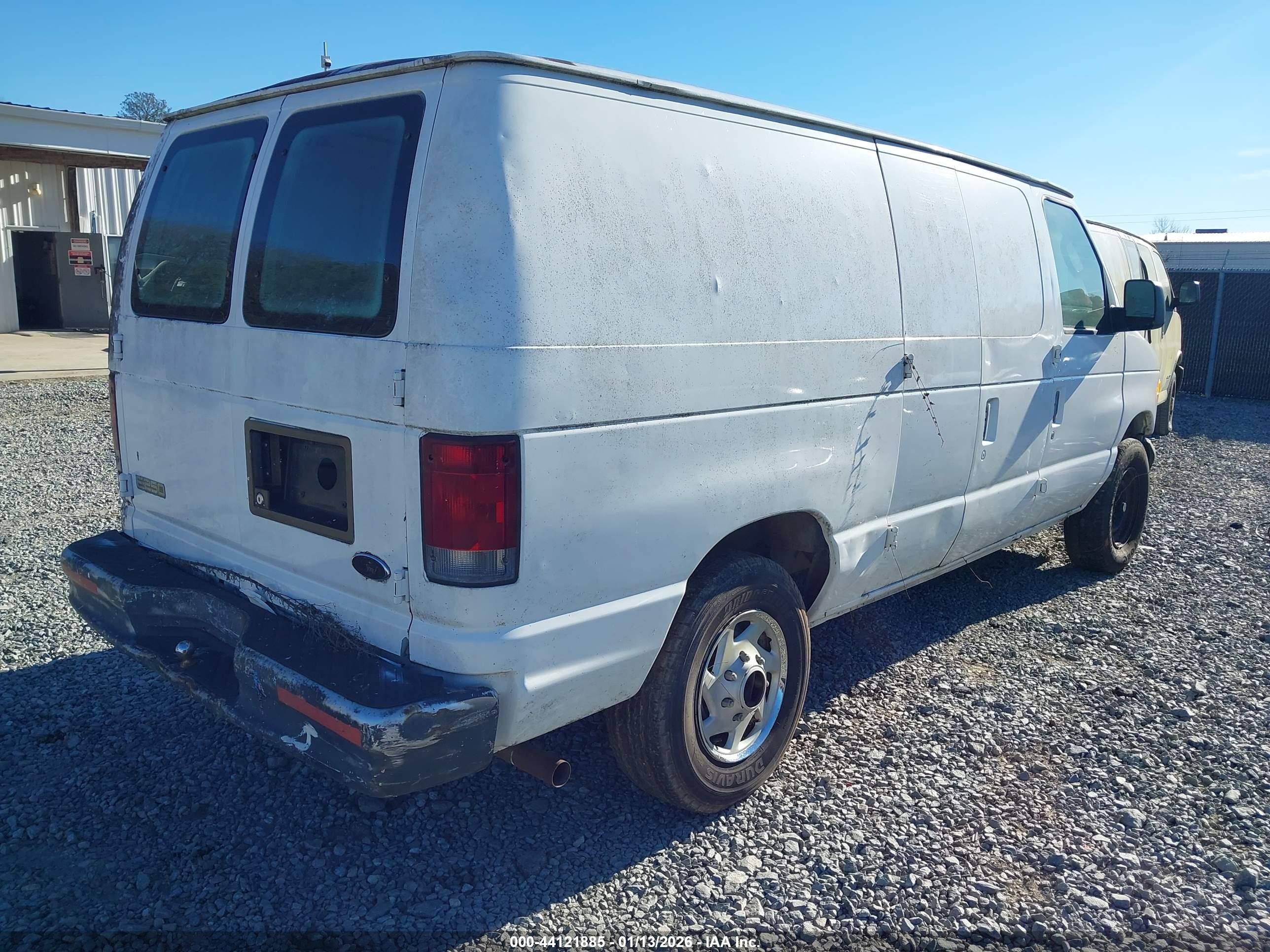 2003 Ford E-250 Commercial/recreational White vin: 1FTNE24WX3HA32302
