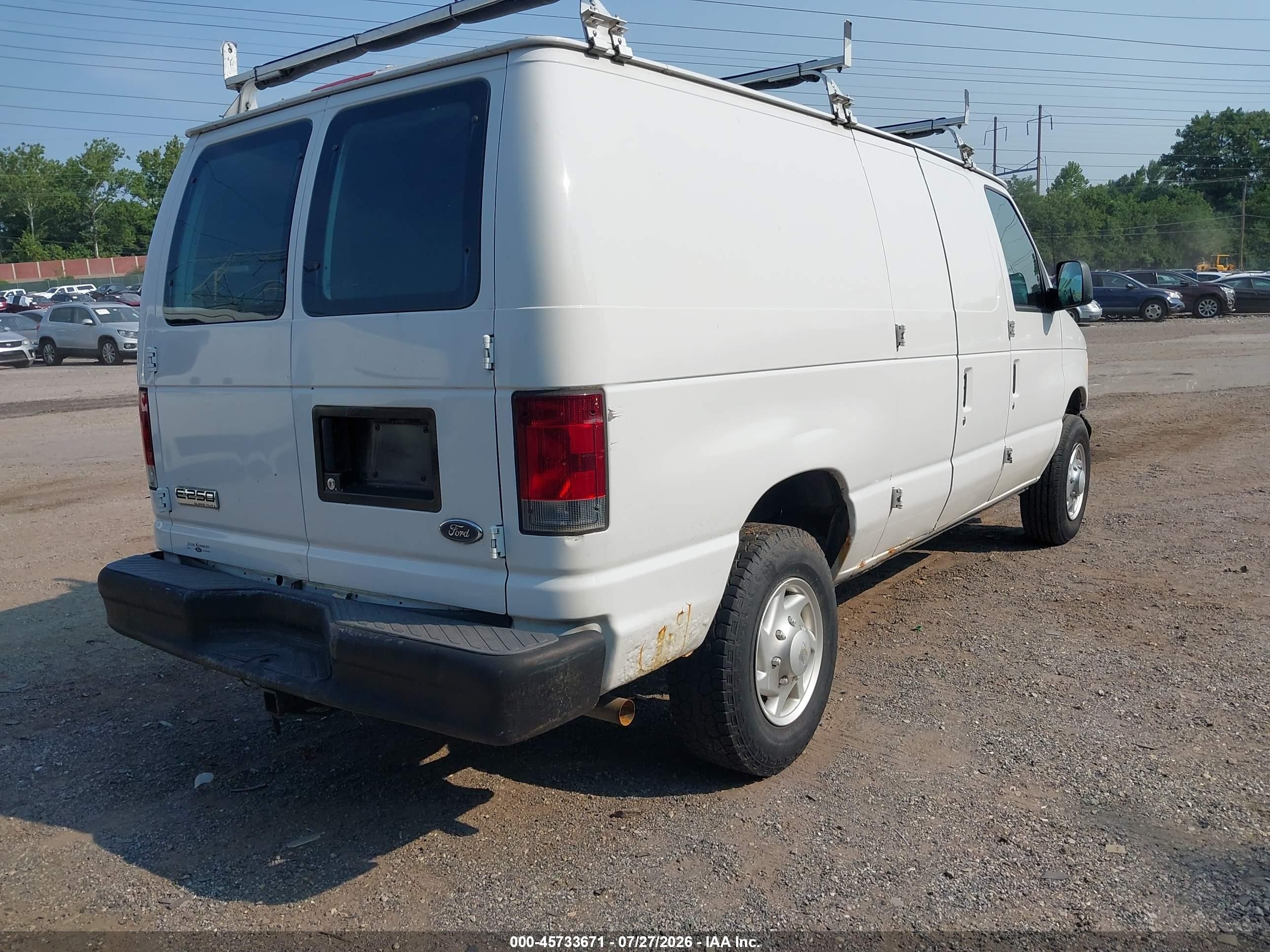 2007 Ford E-250 Commercial/recreational White vin: 1FTNE24WX7DA21670