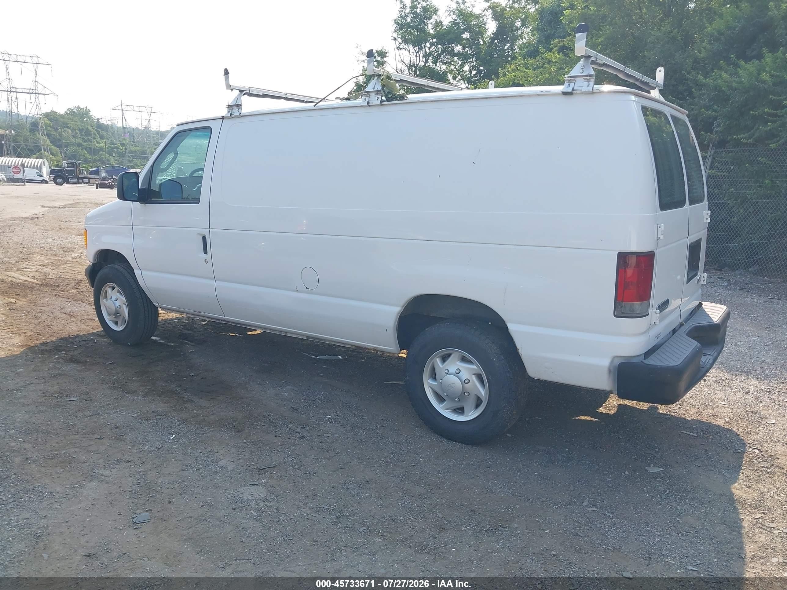 2007 Ford E-250 Commercial/recreational White vin: 1FTNE24WX7DA21670