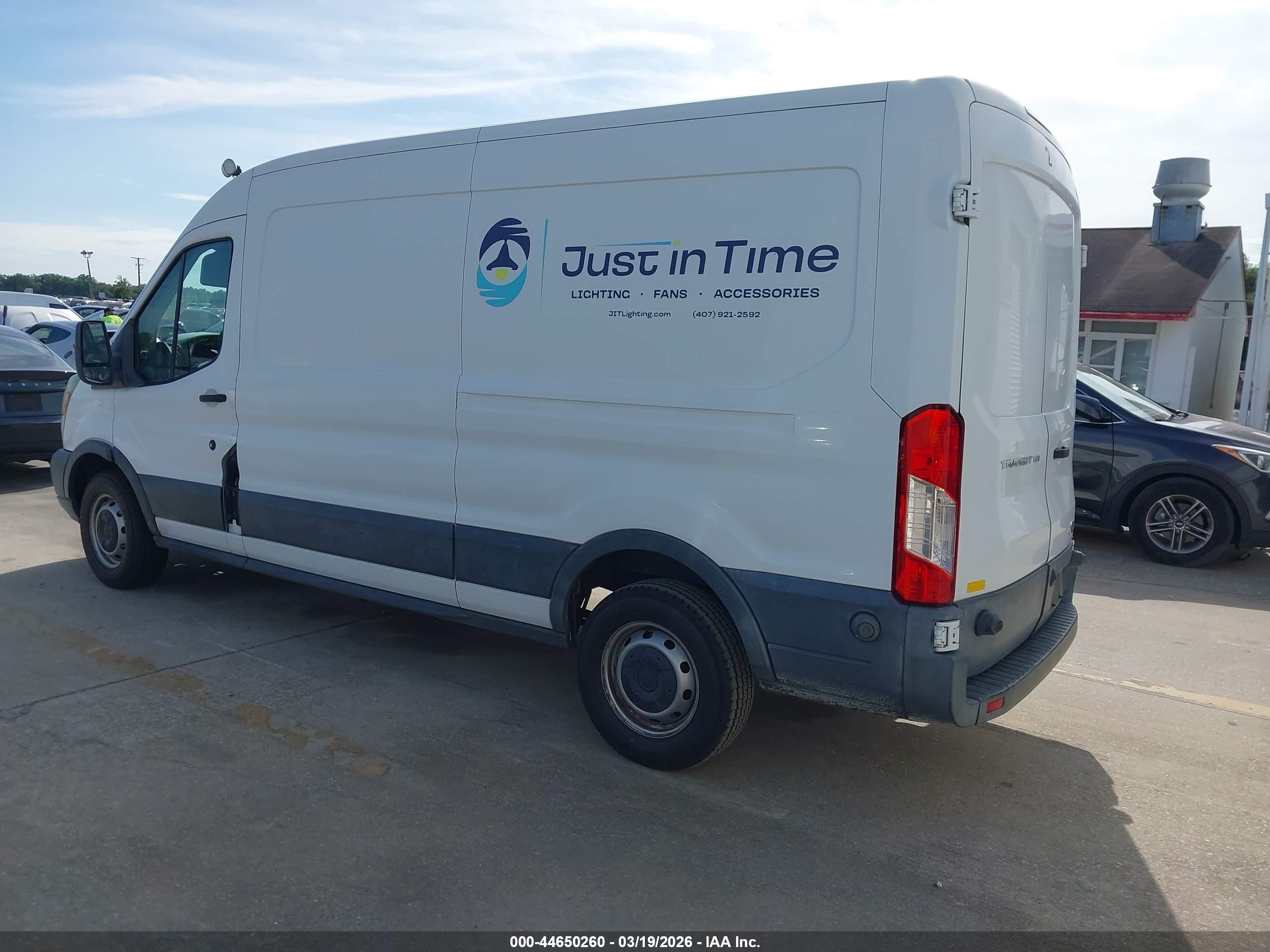 2015 Ford Transit-150   White vin: 1FTNE2CM6FKB11070