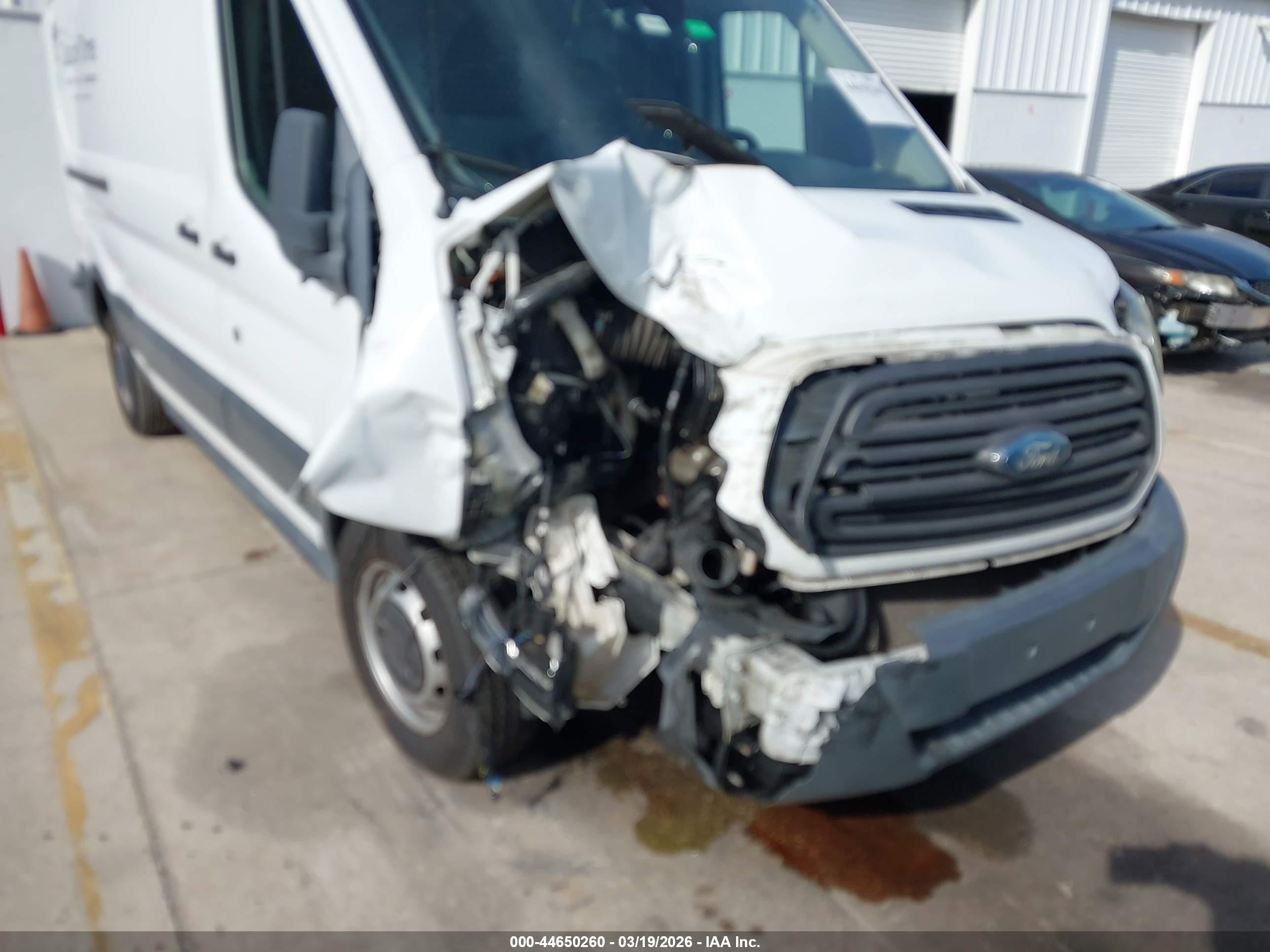 2015 Ford Transit-150   White vin: 1FTNE2CM6FKB11070