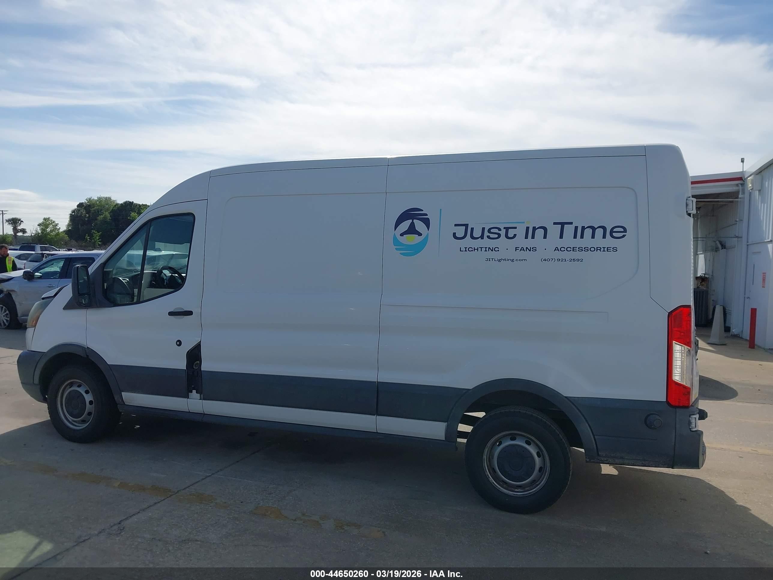 2015 Ford Transit-150   White vin: 1FTNE2CM6FKB11070