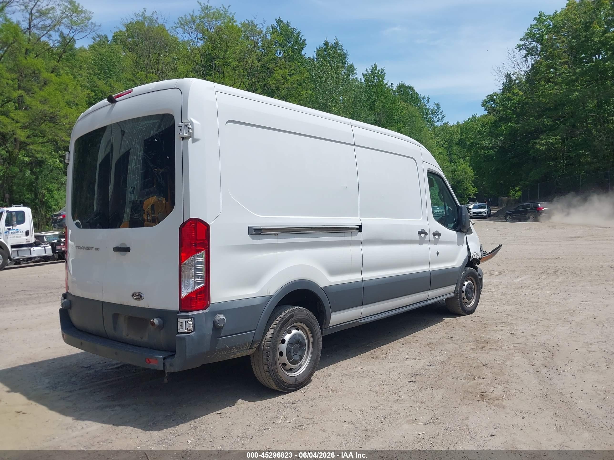 2015 Ford Transit-150   White vin: 1FTNE2CM7FKA07624